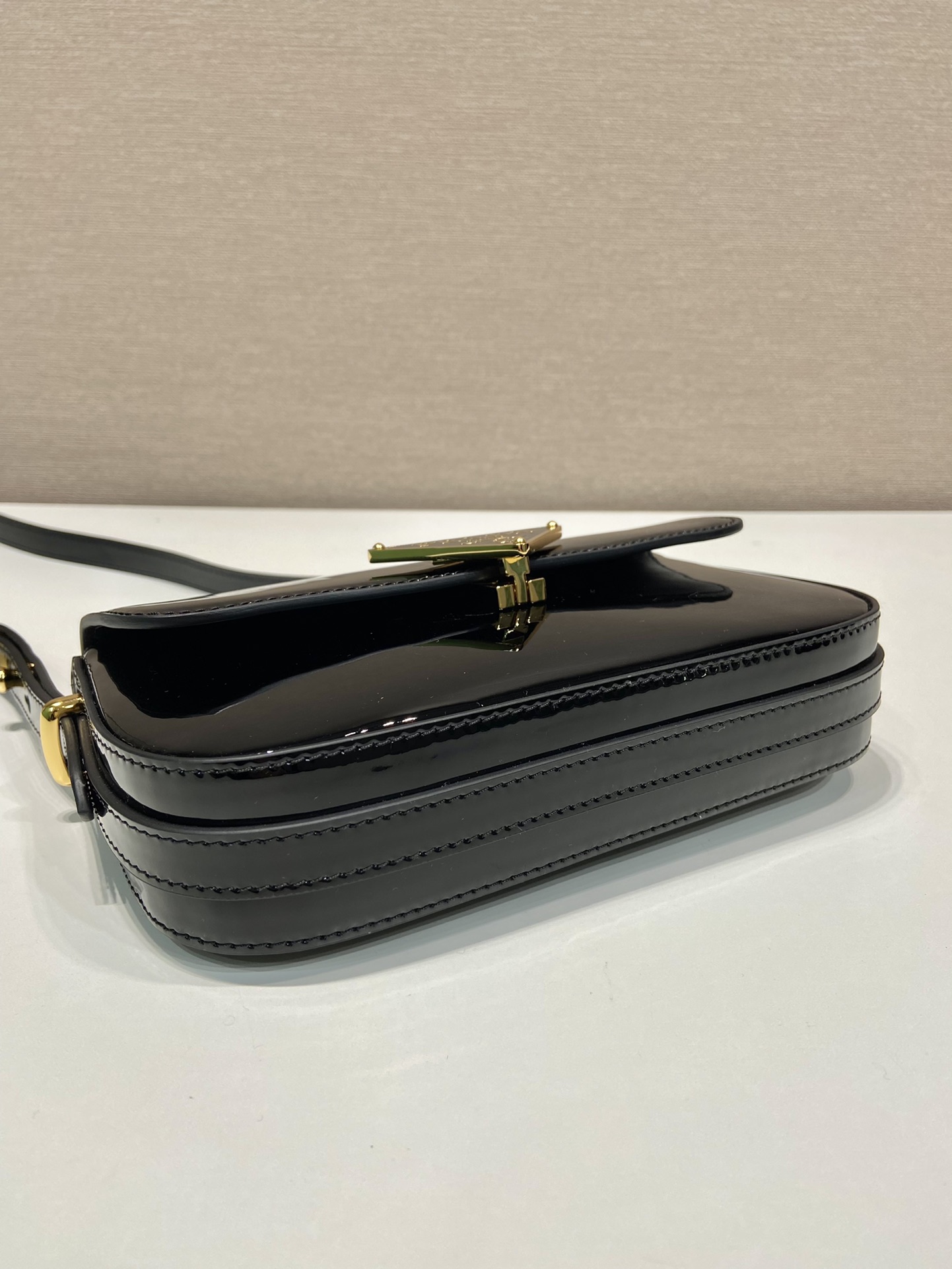 Bagsaaa Pra*a Shoulder Patent Leather Bag in black - 10.5*20.5*4cm