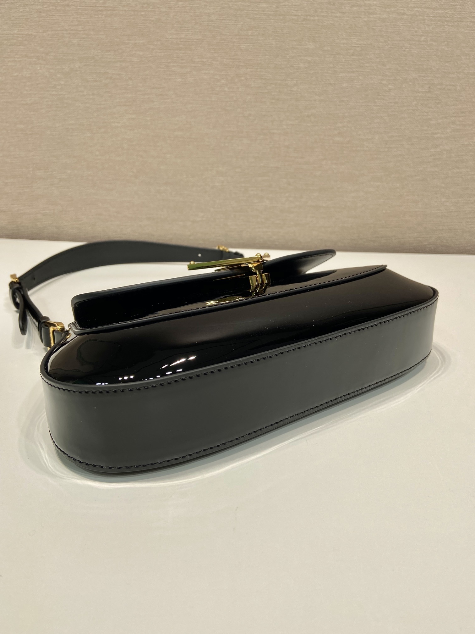 Bagsaaa Pra*a Black Patent Leather Shoulder Bag - 24*11*4cm