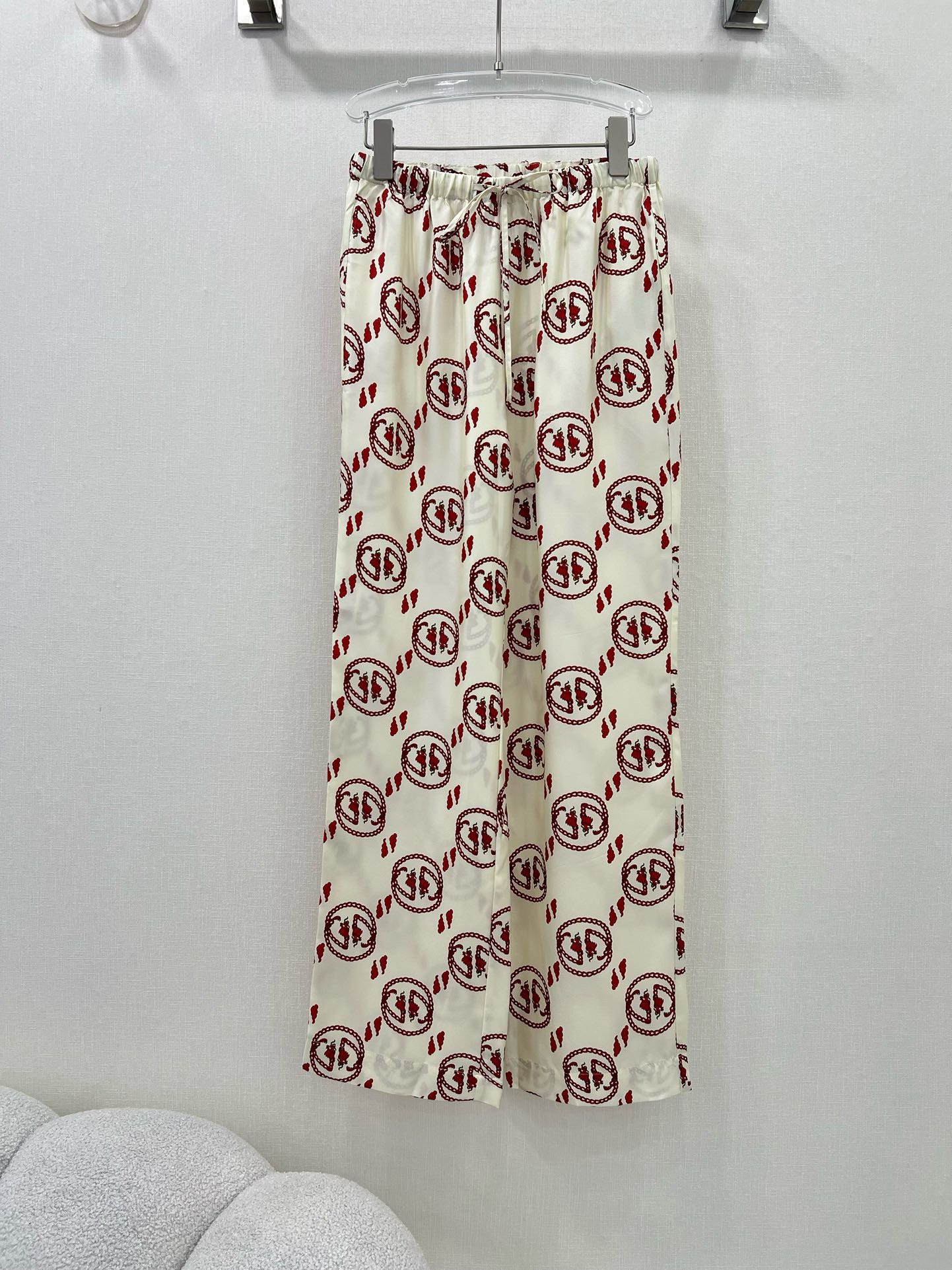 Bagsaaa Gvc*1 Blondie Logo Silk White Set