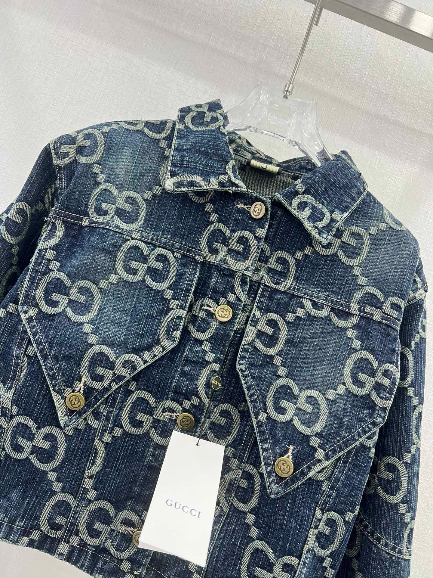 Bagsaaa Gvc*1 Blue GG-embroidered denim jacket