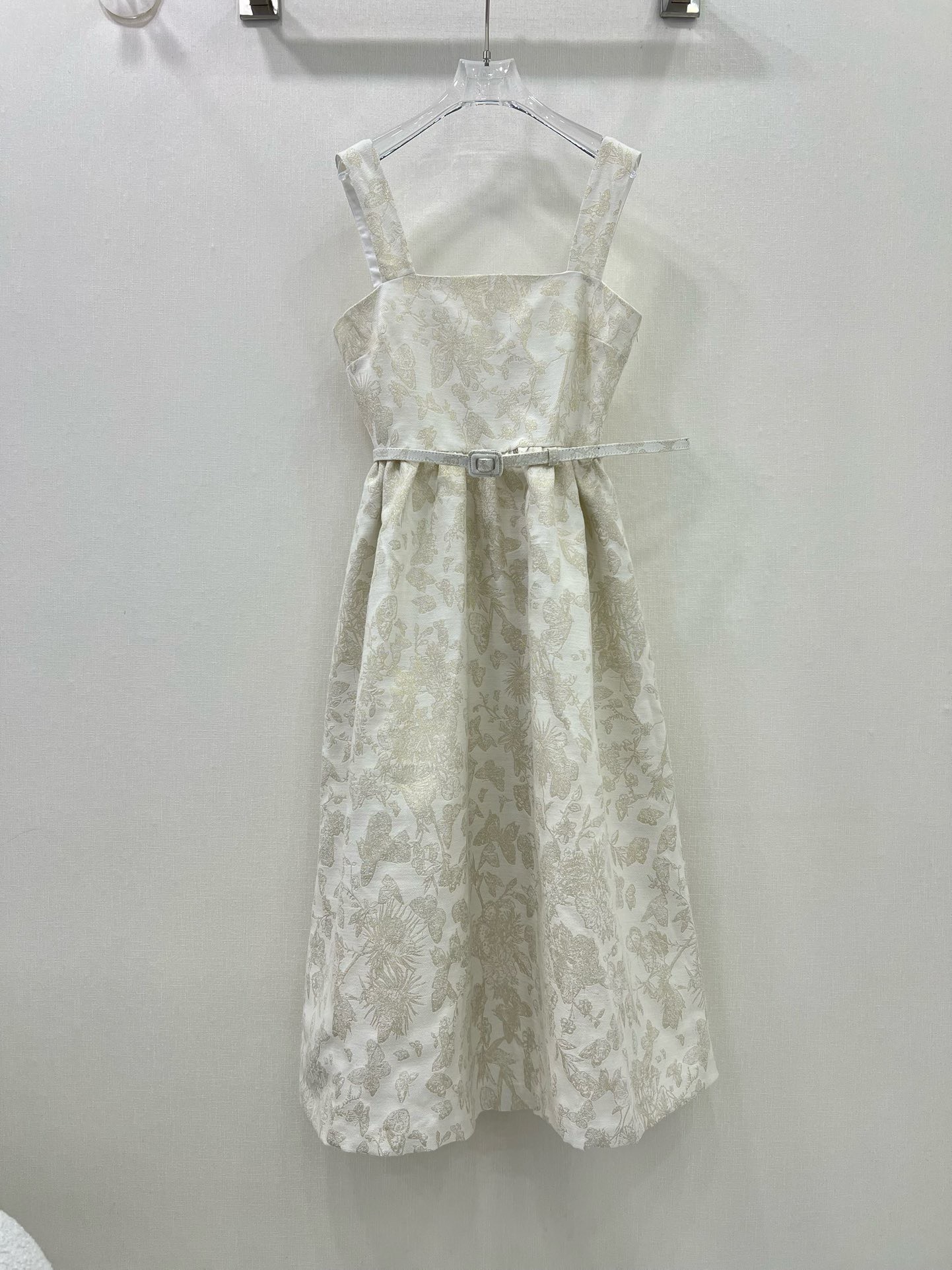 Bagsaaa D10r Mid-Length Belted Dress White Gold Tone Butterfly