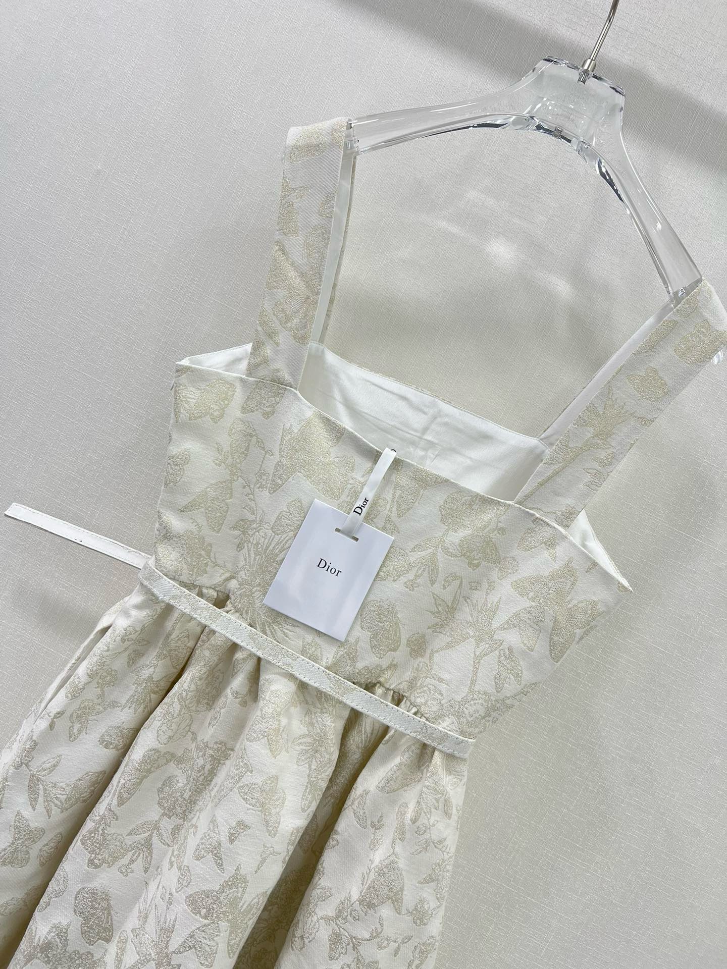 Bagsaaa D10r Mid-Length Belted Dress White Gold Tone Butterfly