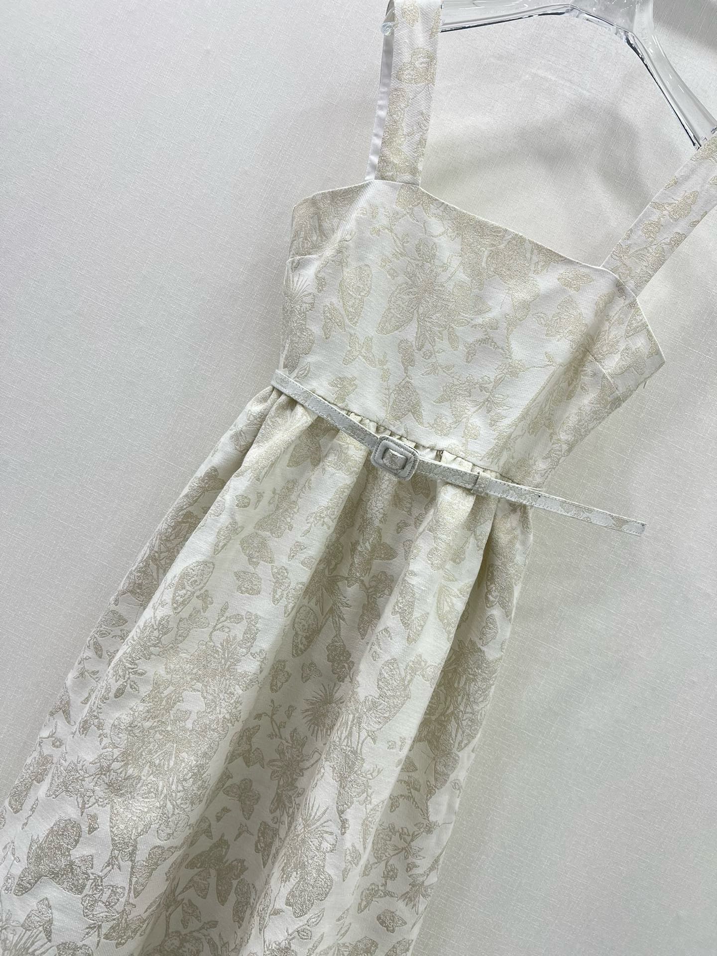 Bagsaaa D10r Mid-Length Belted Dress White Gold Tone Butterfly