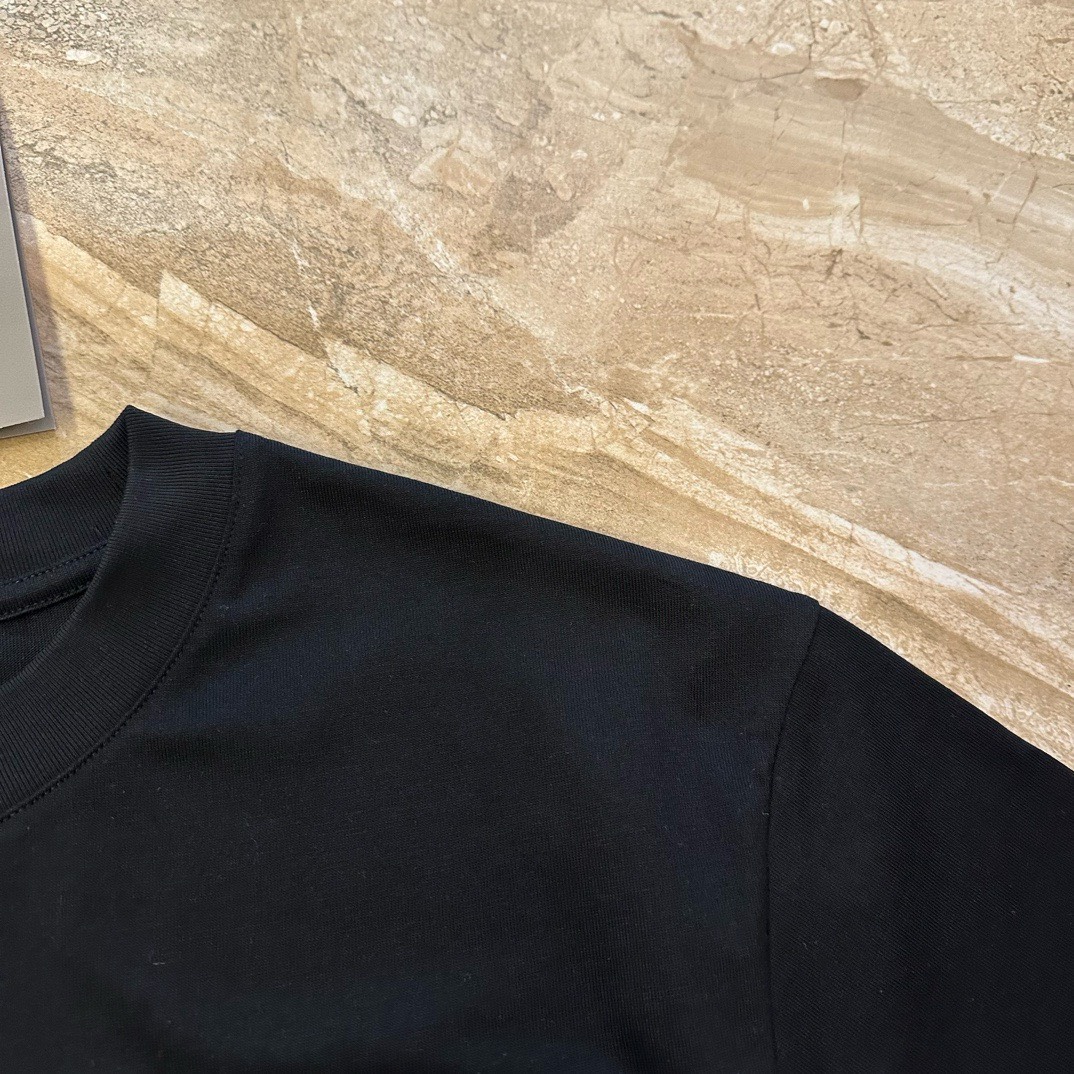 Bagsaaa D10r Black T-Shirt