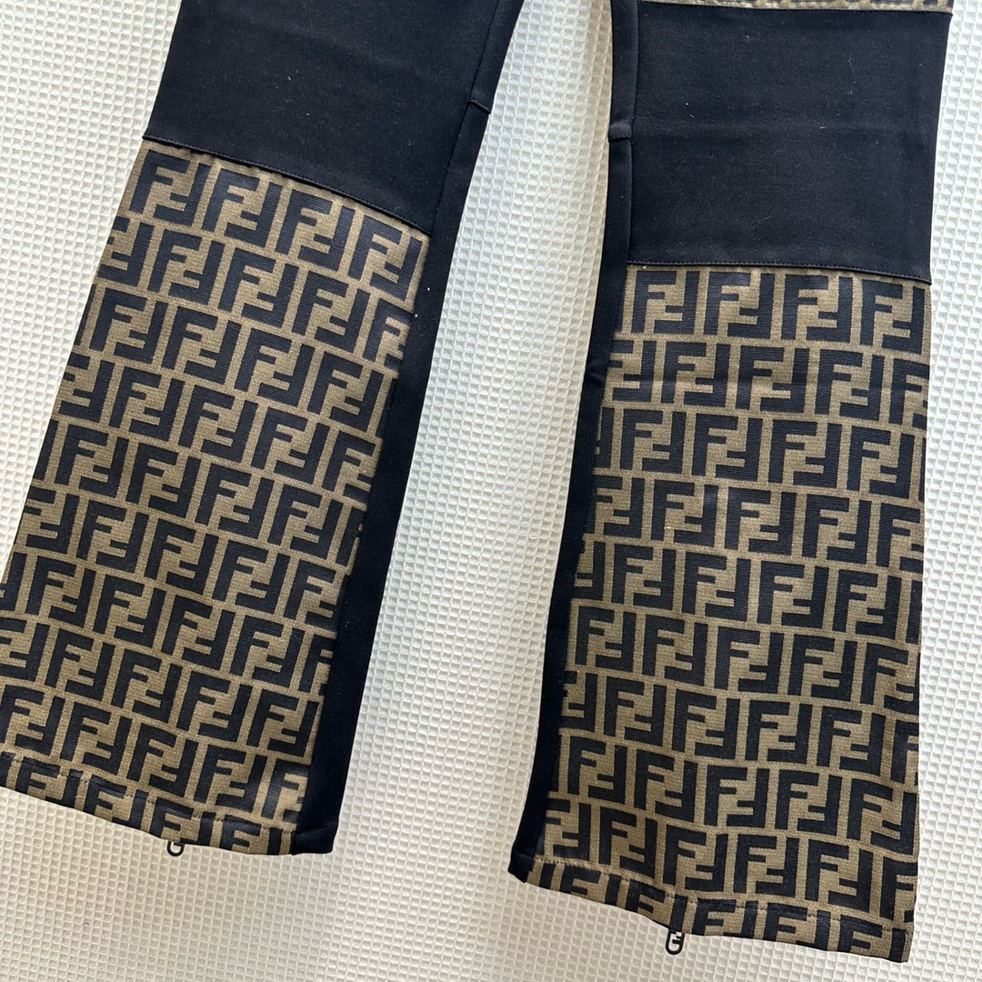 Bagsaa F**di ski trousers canvas with a FF motif