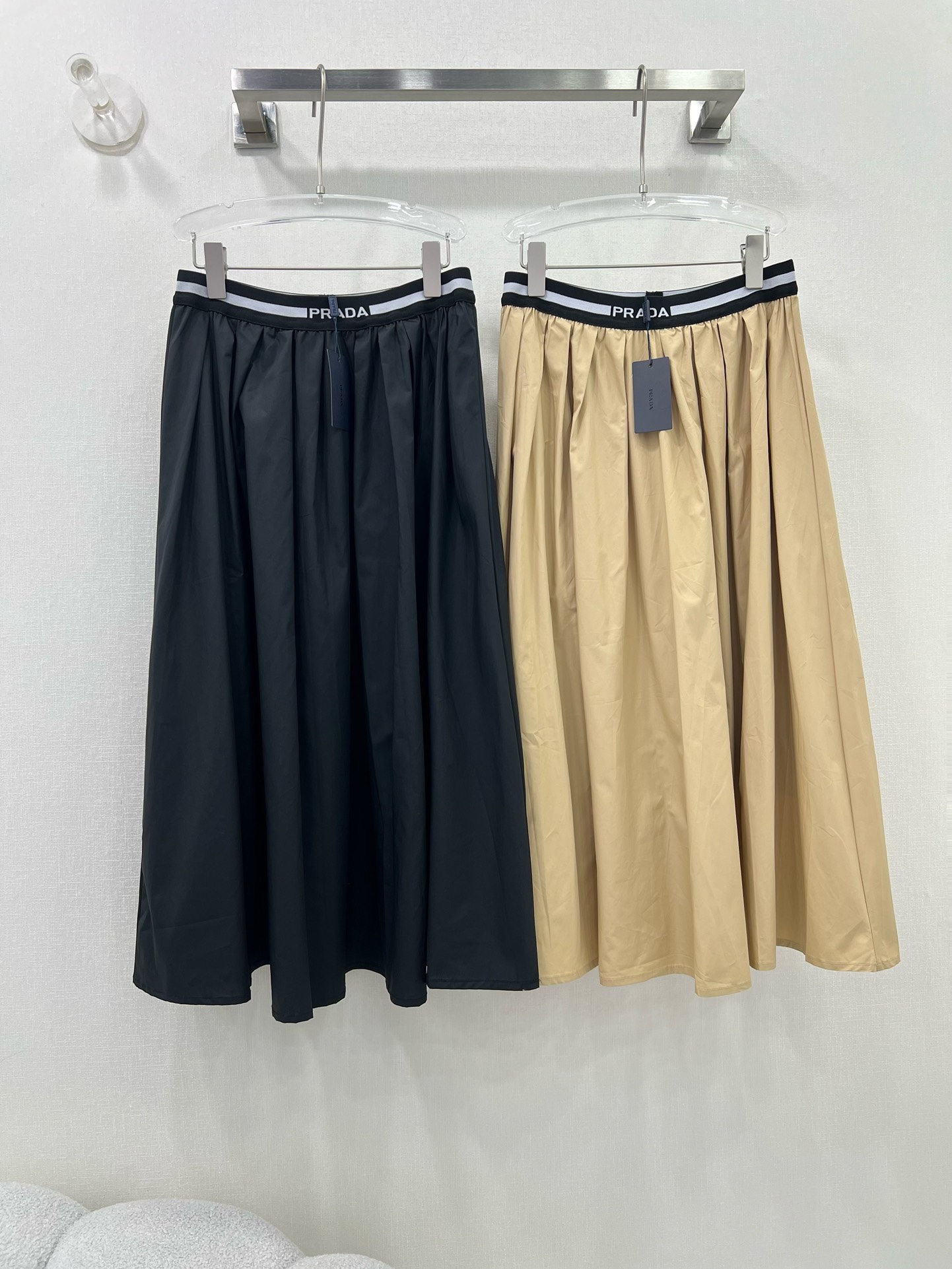 Bagsaaa Pra*a Logo-waist pleat-detail Skirt