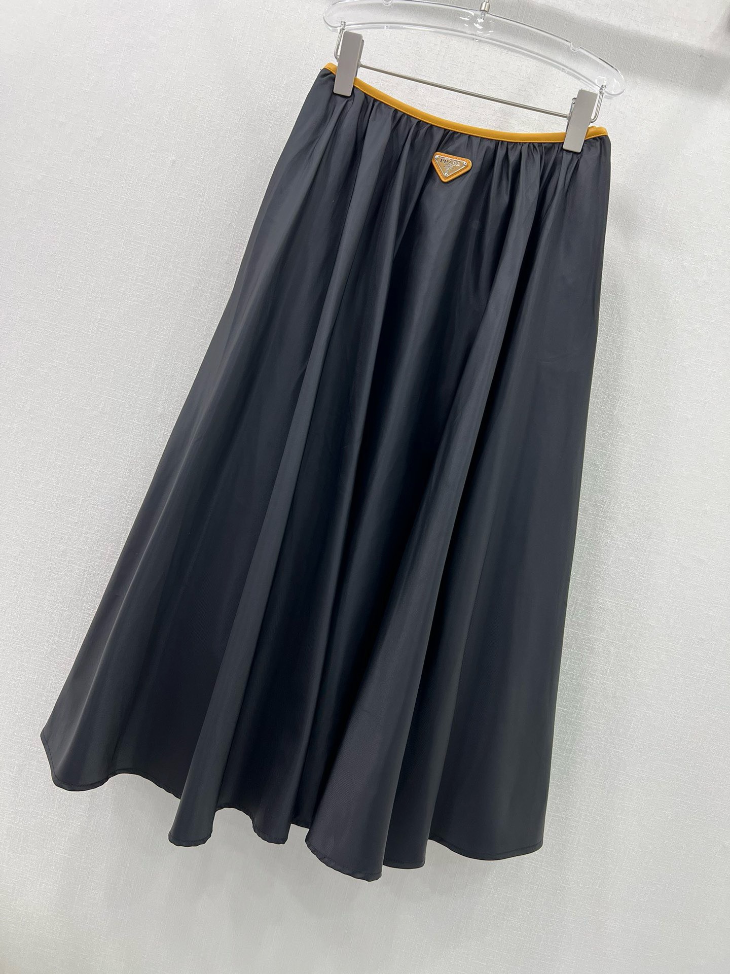 Bagsaaa Pra*a Pleat Black Skirt