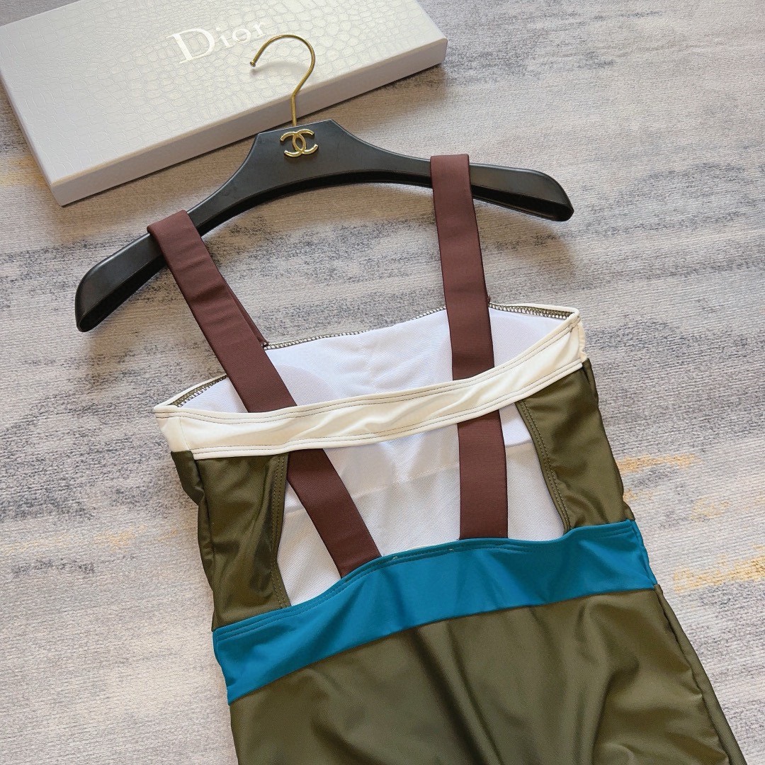 Bagsaaa Ce1i*e One Piece Swimwear In Green