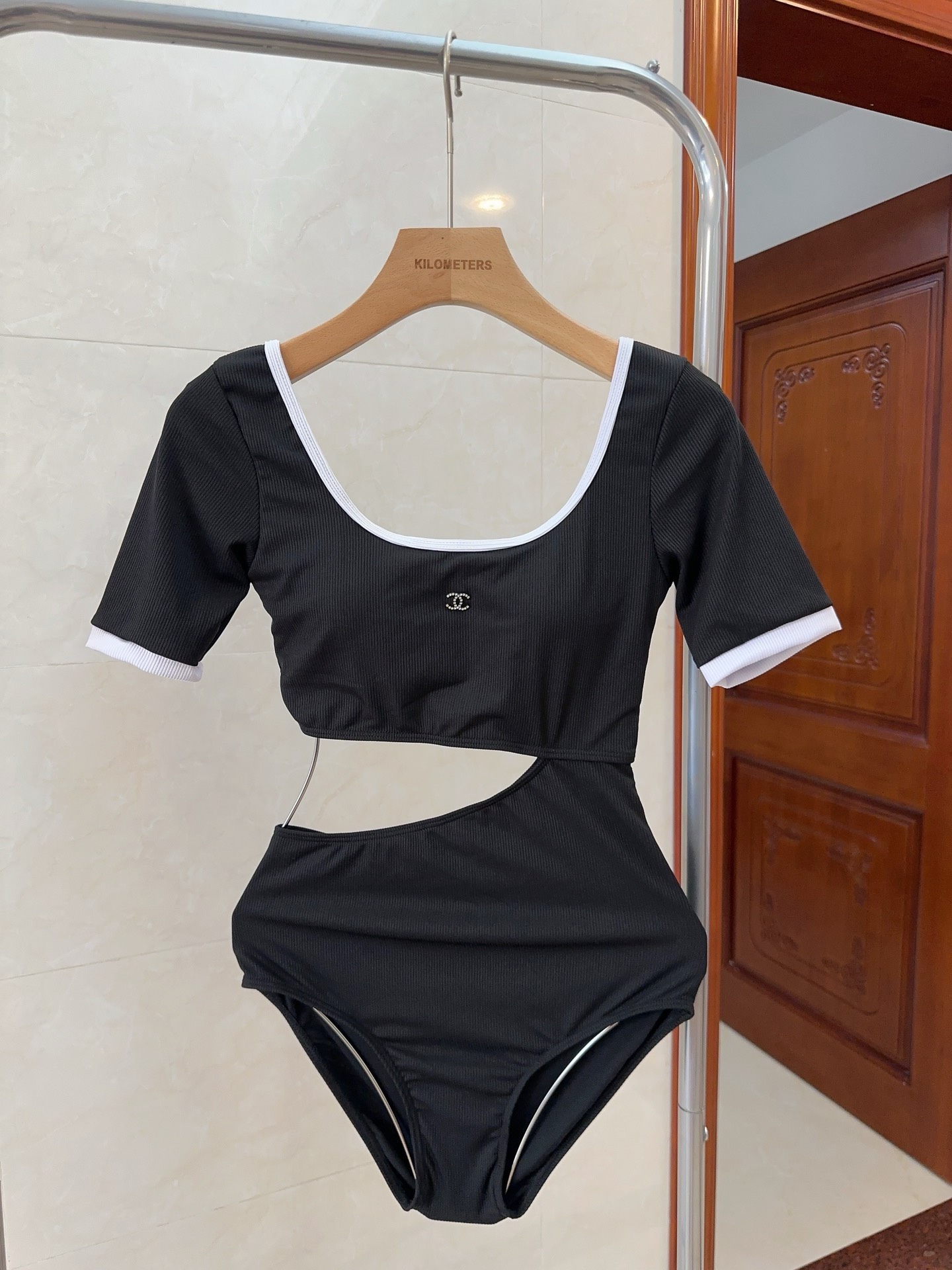Bagsaaa Ch**el Short Sleeve Black One Piece Swimwear