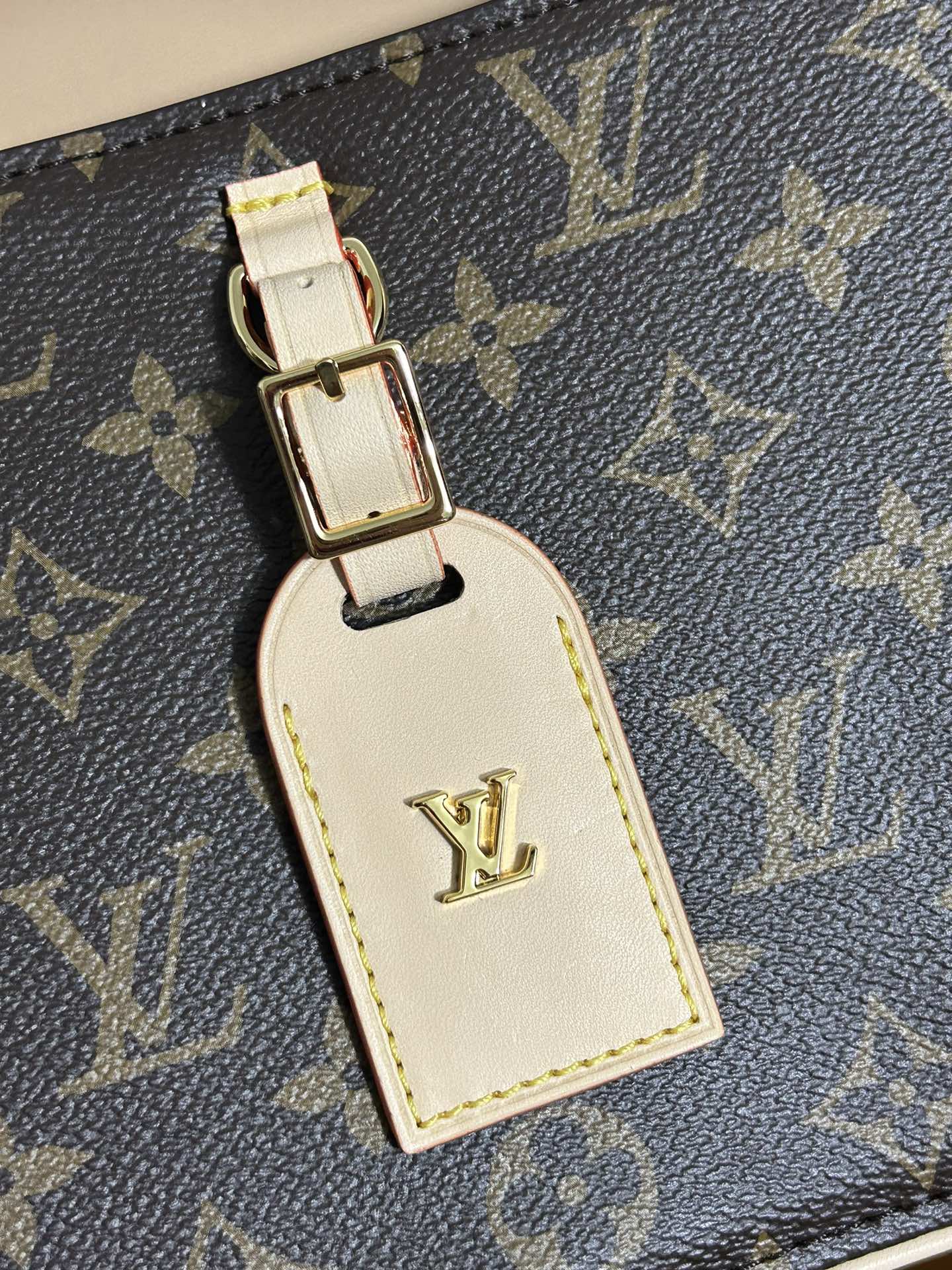 Bagsaaa L0vis Vvtt0n Around Me PM - 22.5×21×7CM
