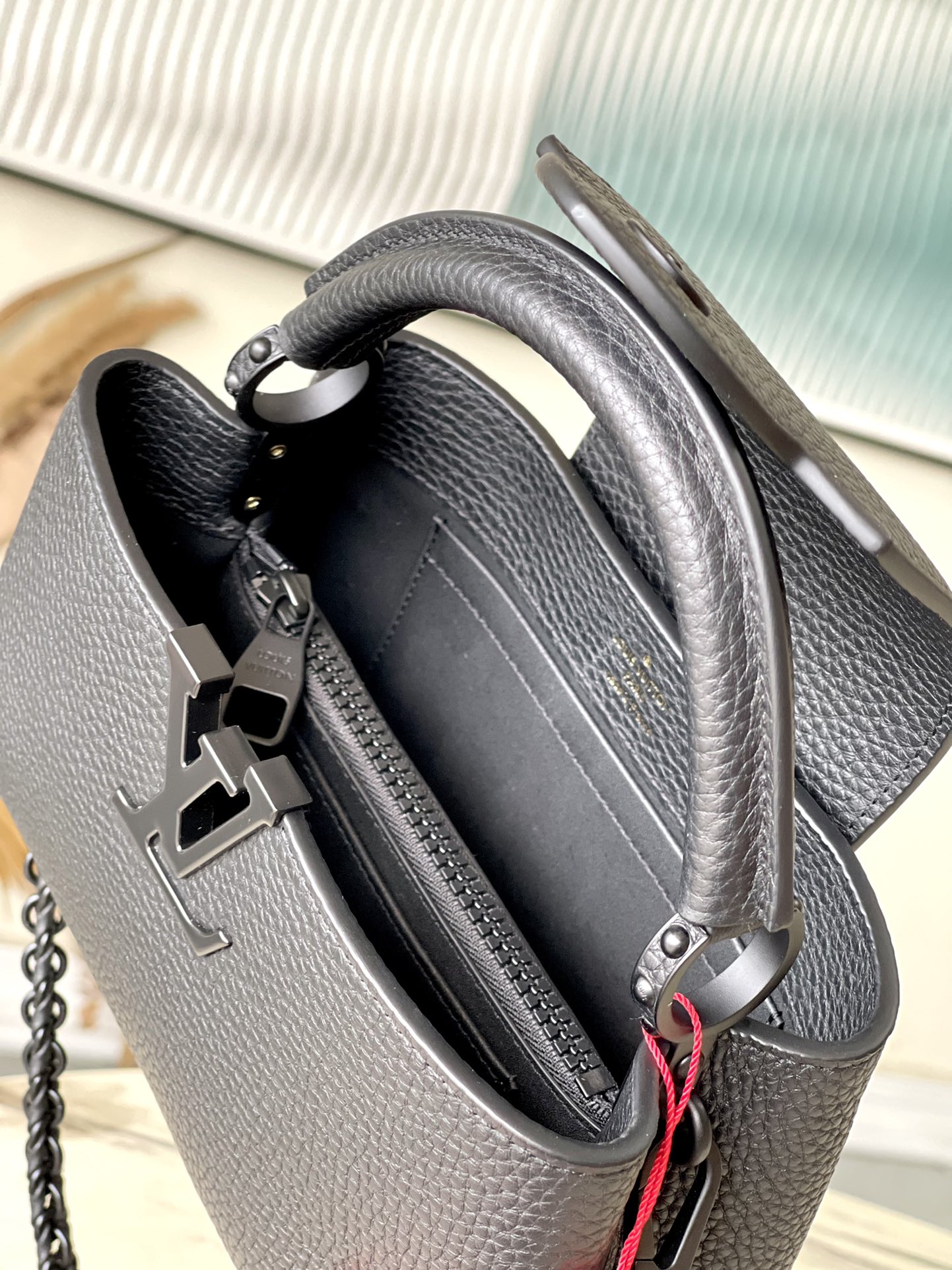 Bagsaaa L0vis Vvtt0n Capucines East-West Mini Black - 22 x 12 x 8 cm