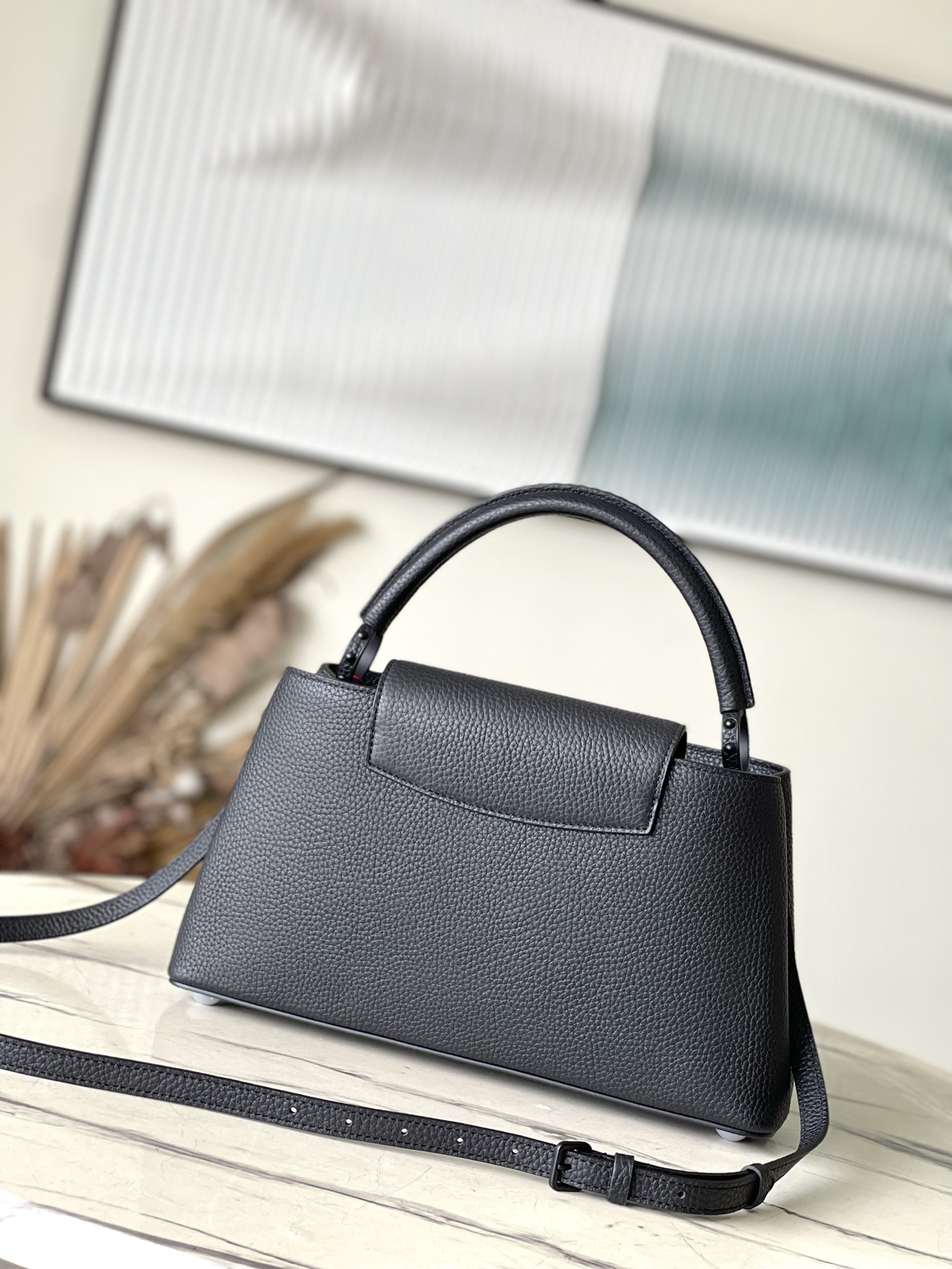 Bagsaaa L0vis Vvtt0n Capucines East-West MM Black - 33 x 19 x 9 cm