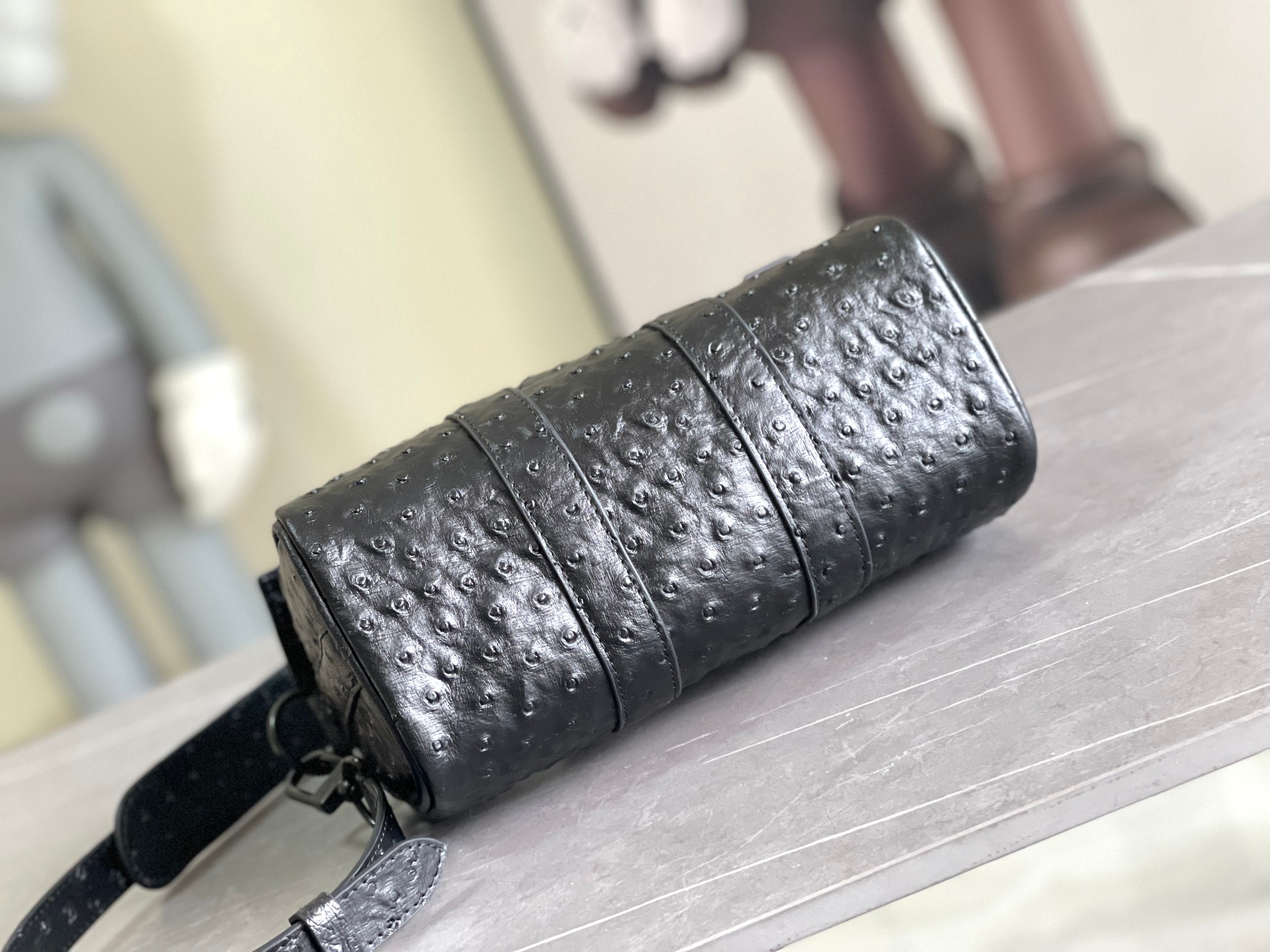 Bagsaaa L0vis Vvtt0n Keepall Bandoulière 25 Black Ostrich leather - 25 x 15 x 11 cm