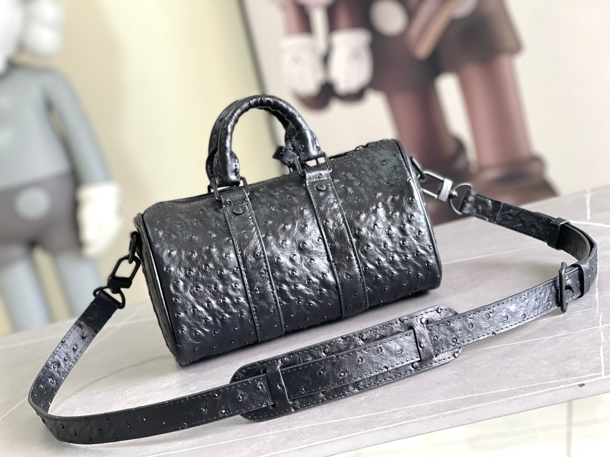 Bagsaaa L0vis Vvtt0n Keepall Bandoulière 25 Black Ostrich leather - 25 x 15 x 11 cm
