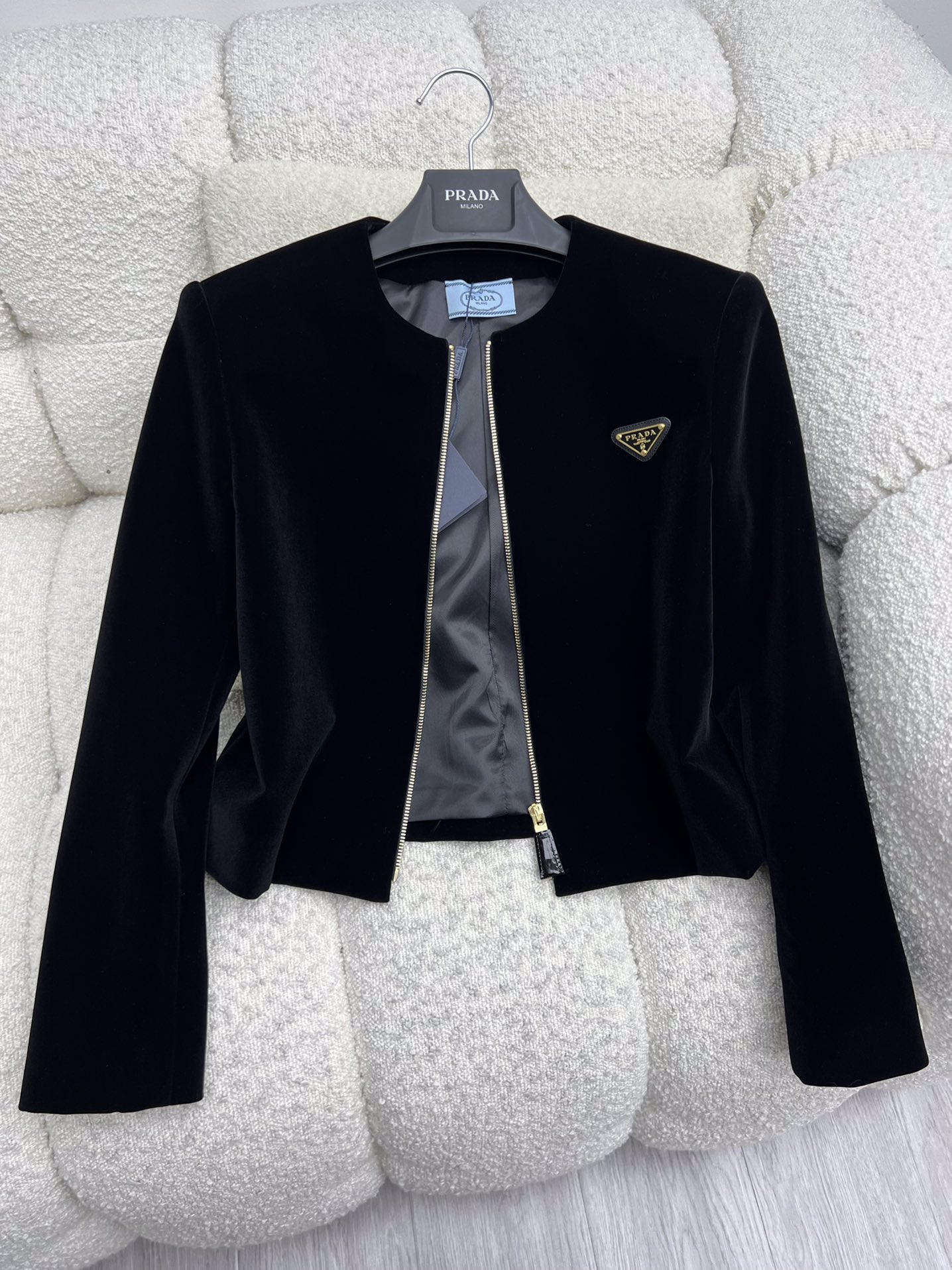 Bagsaaa Pra*a Velvet Black Jacket