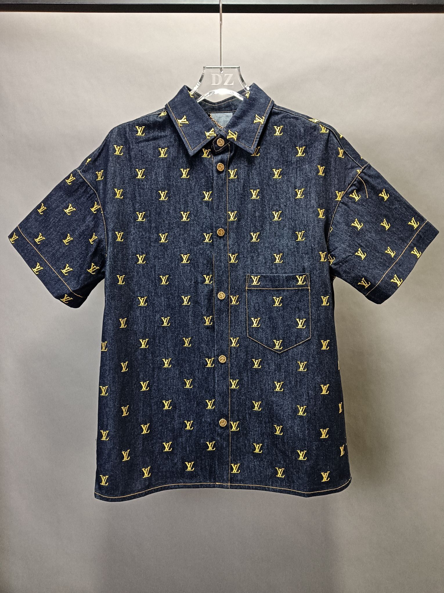 Basgaaa L0vis Vvtt0n Embroidered Signature Short-Sleeved Denim Shirt
