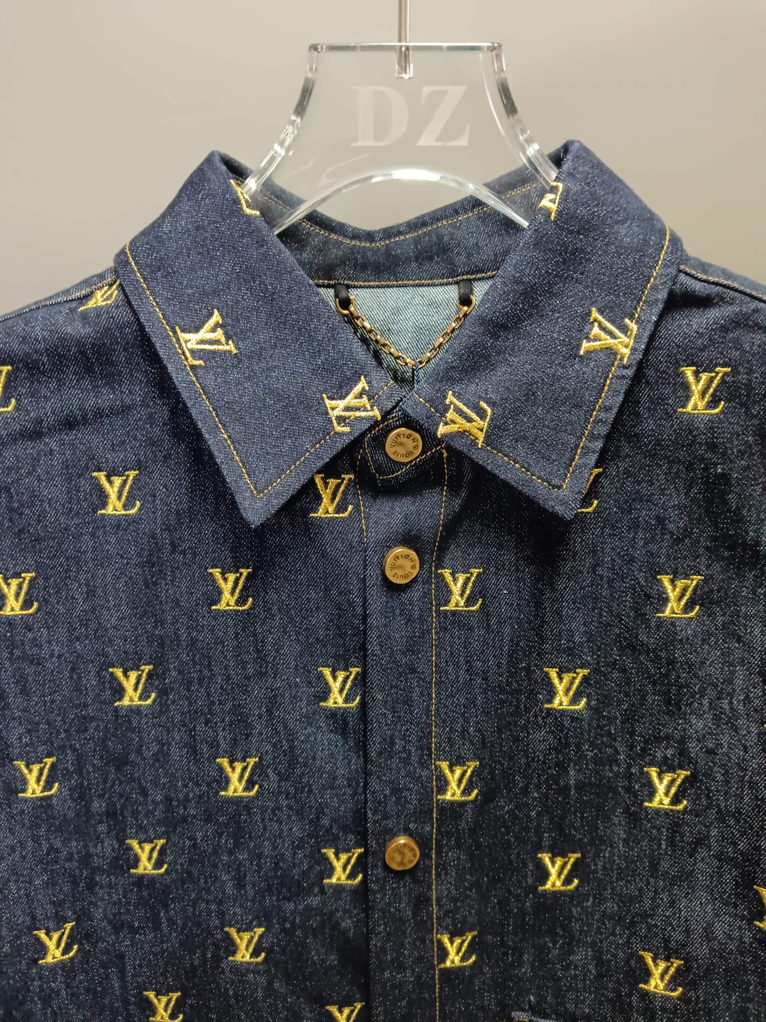 Basgaaa L0vis Vvtt0n Embroidered Signature Short-Sleeved Denim Shirt