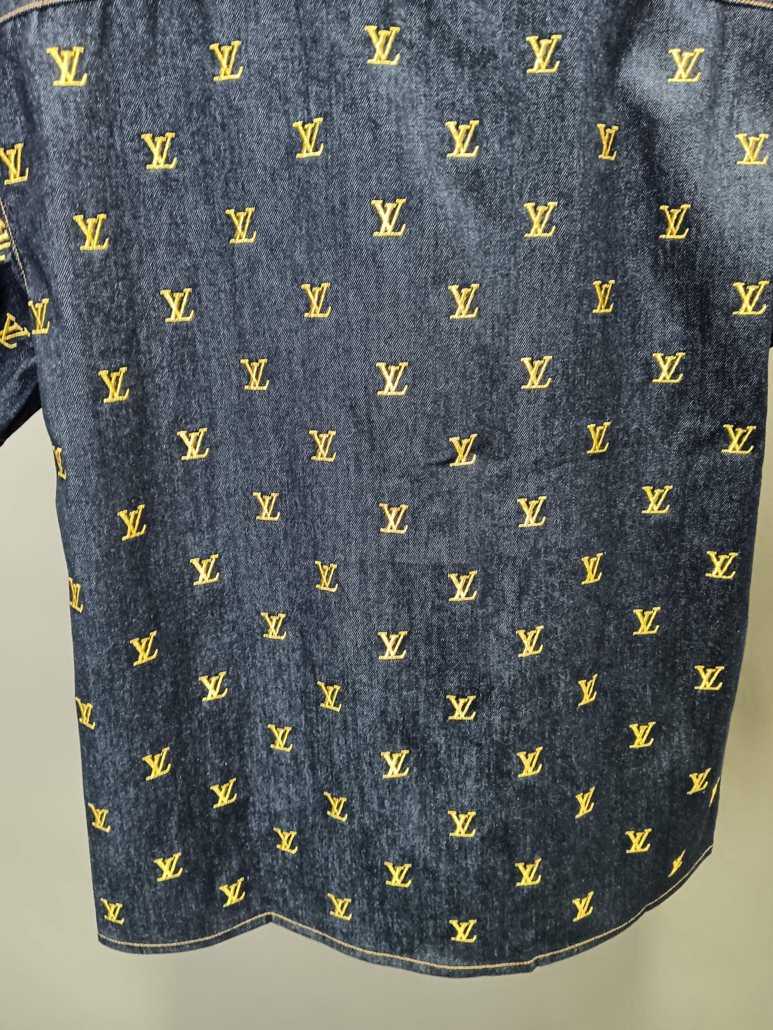 Basgaaa L0vis Vvtt0n Embroidered Signature Short-Sleeved Denim Shirt