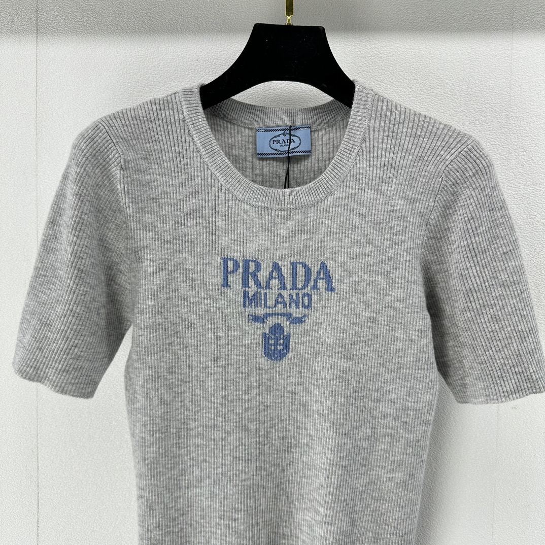 Bagsaaa Pra*a Logo-intarsia Knitted Short-sleeved