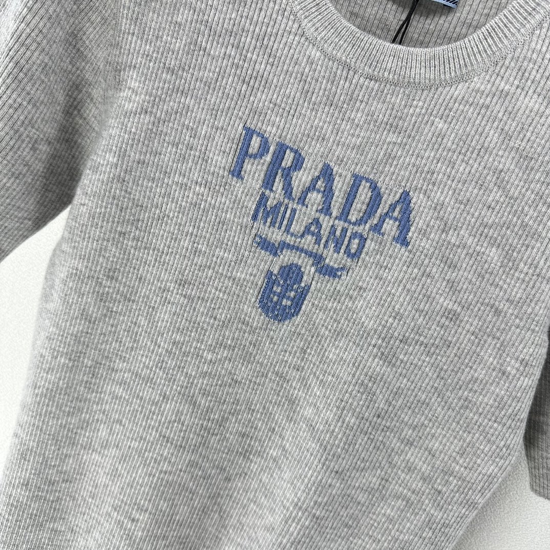 Bagsaaa Pra*a Logo-intarsia Knitted Short-sleeved