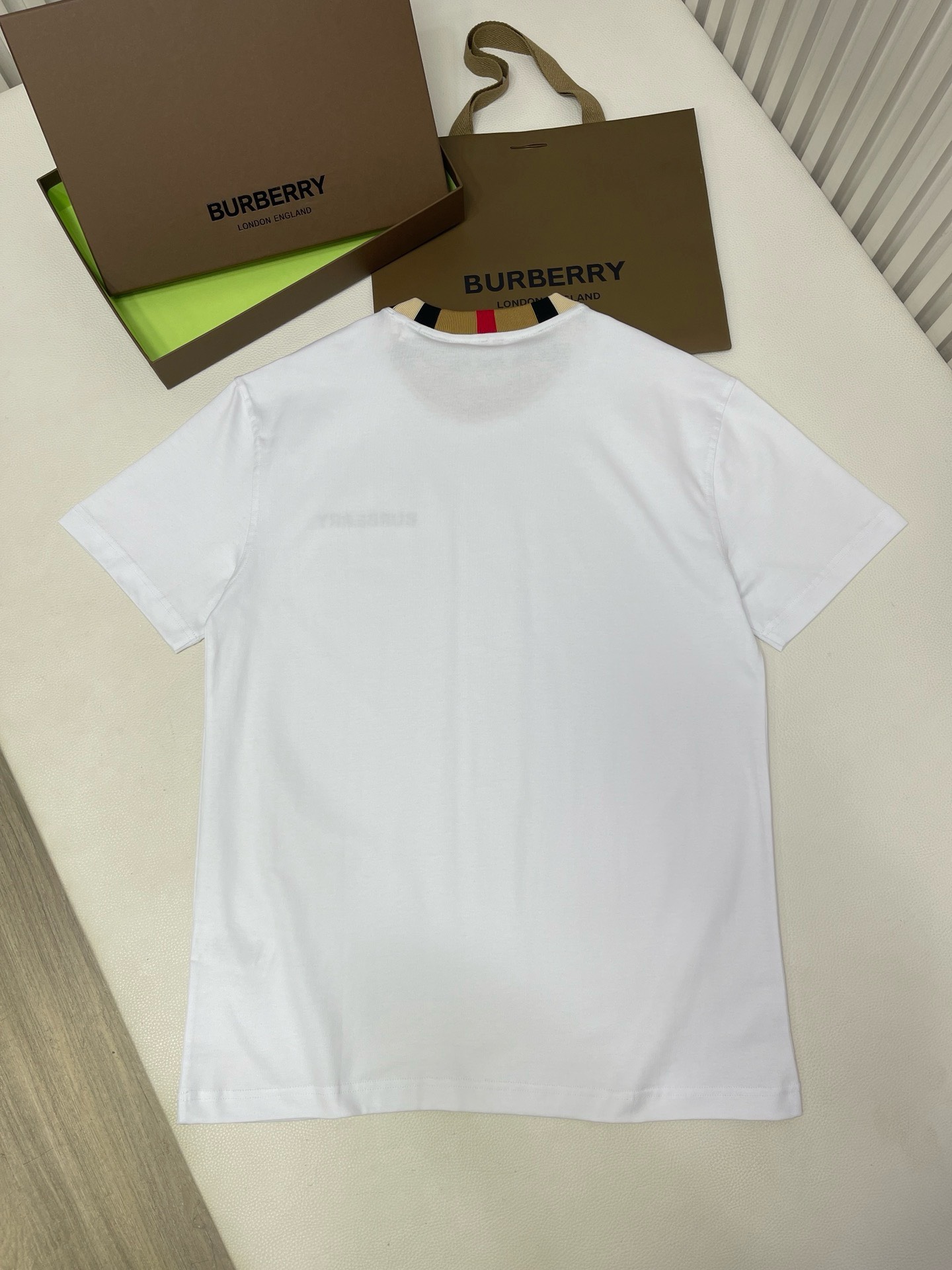 Bagsaaa Bv*b*rry White T-Shirt