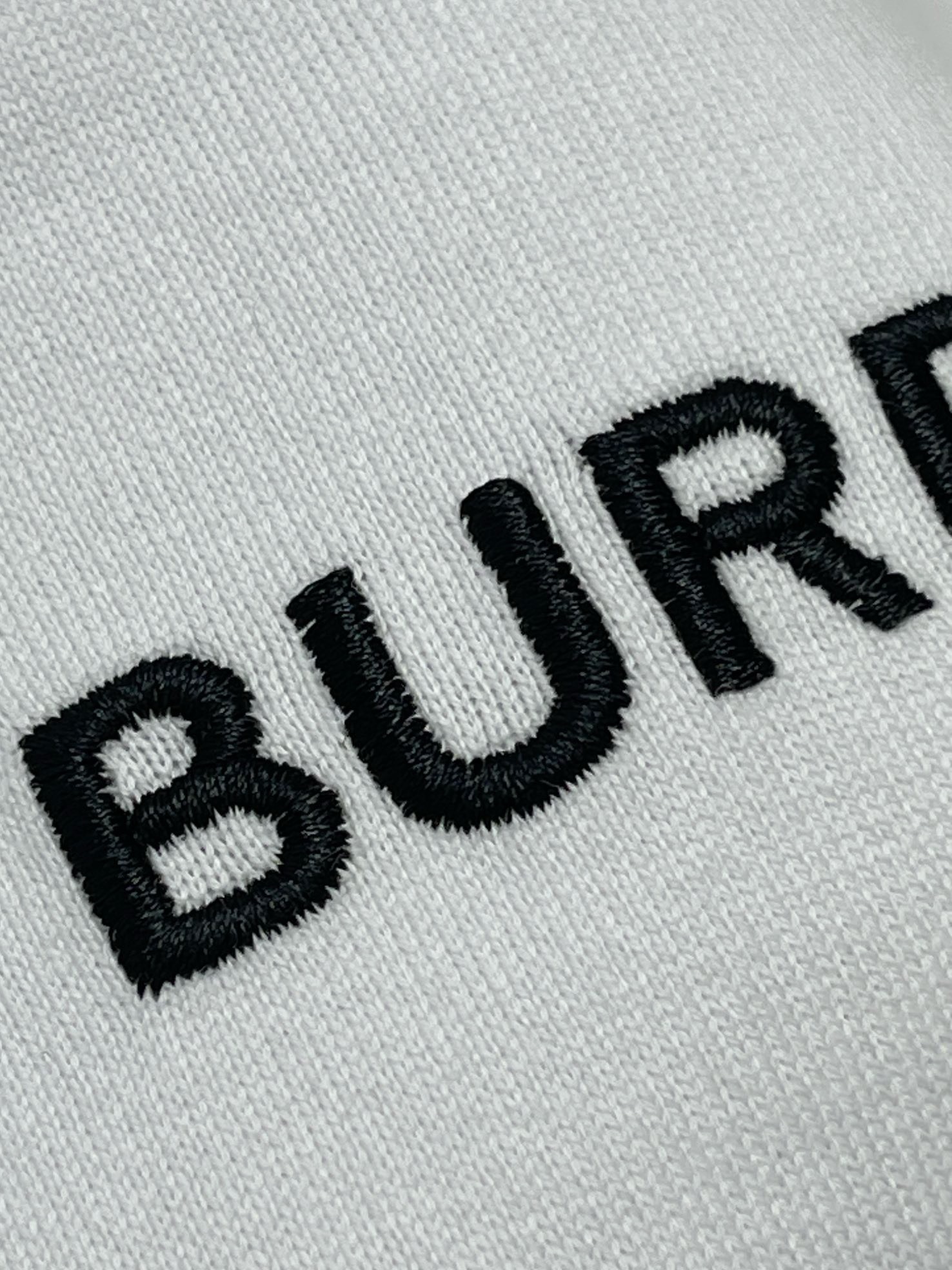 Bagsaaa Bv*b*rry White T-Shirt