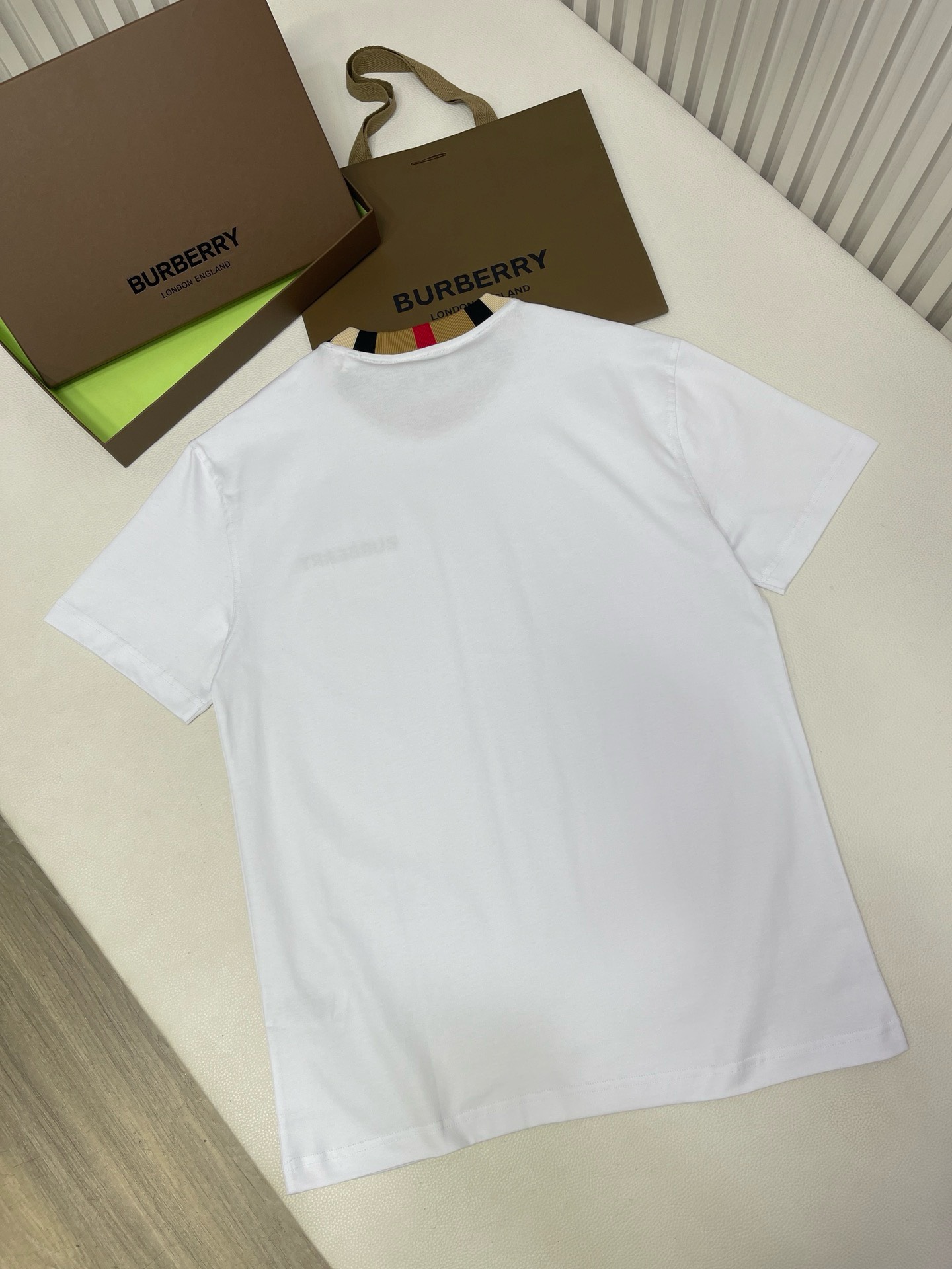 Bagsaaa Bv*b*rry White T-Shirt