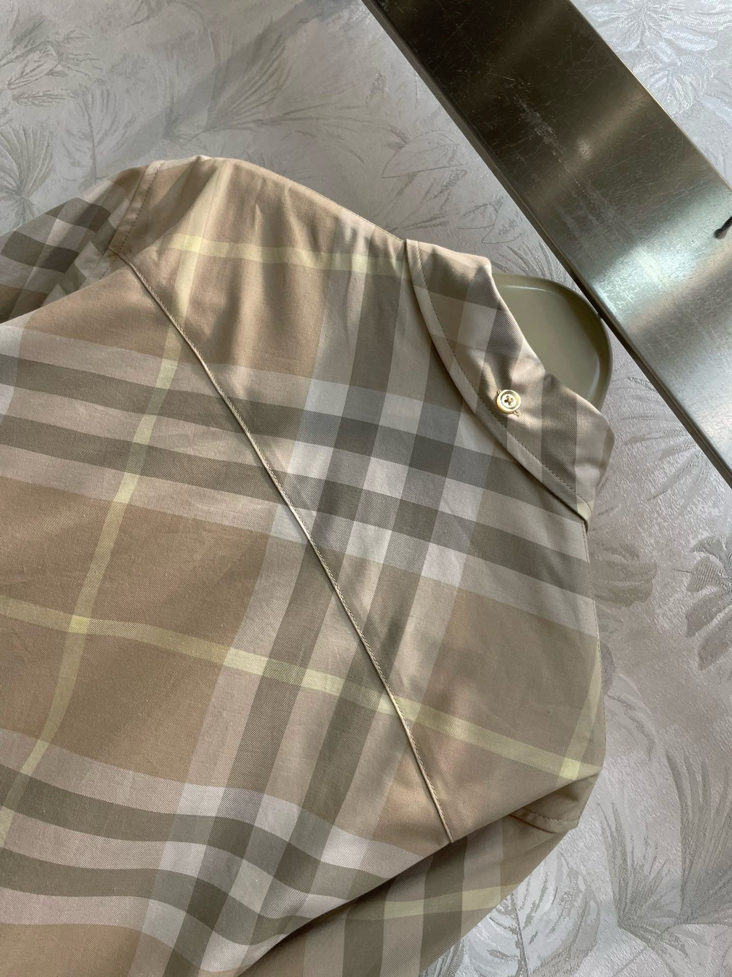 Bagsaaa Bv*b*rry Natural Button-down Checked Shirt