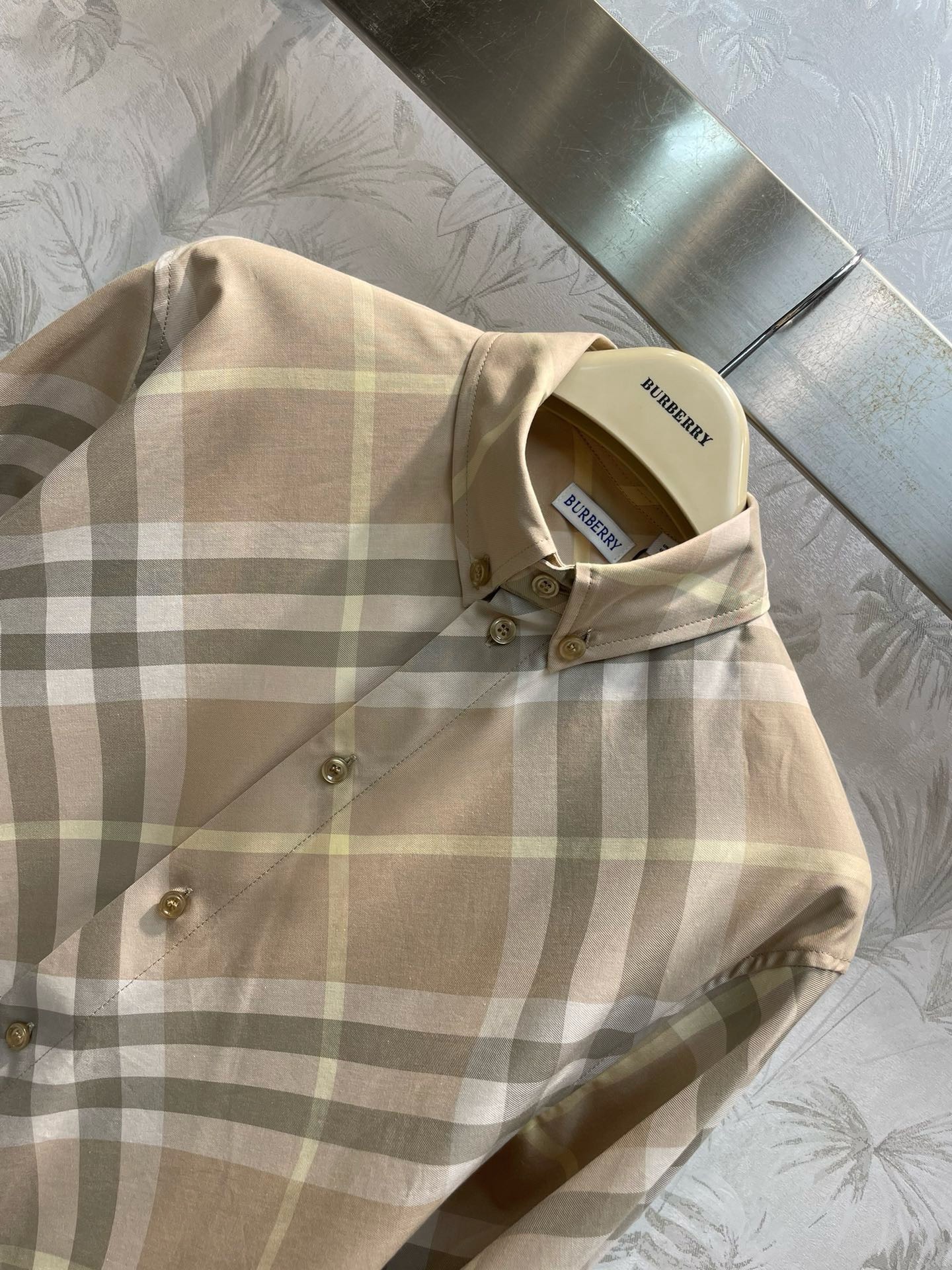 Bagsaaa Bv*b*rry Natural Button-down Checked Shirt