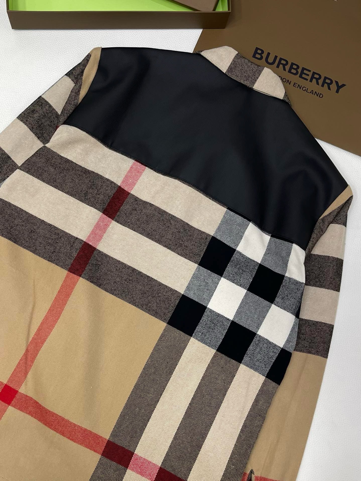 Bagsaaa Burrberry contrast panel check shirt