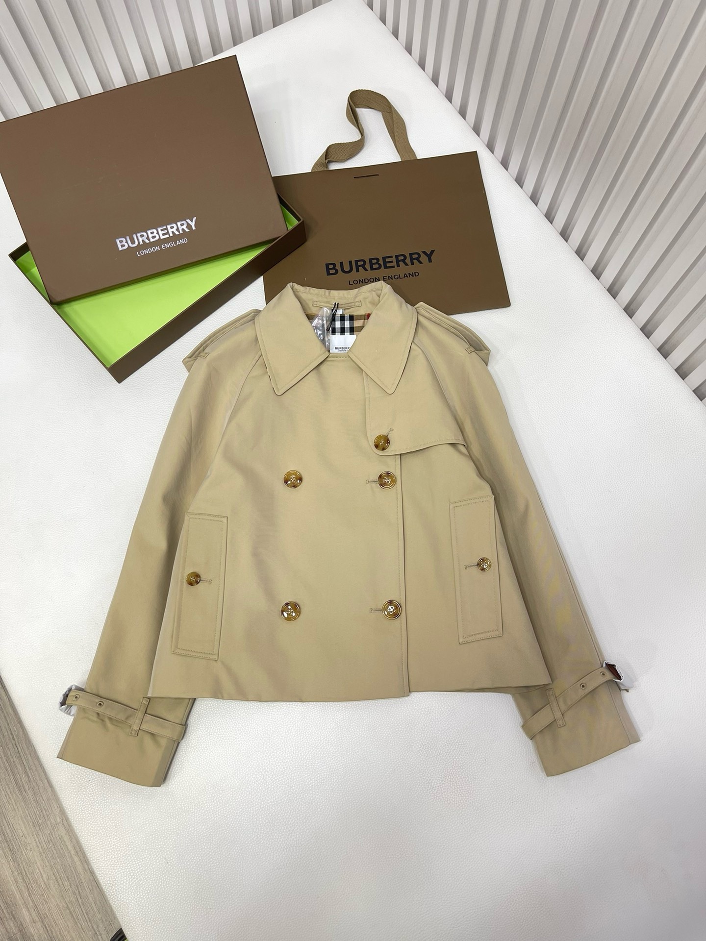 Bagsaaa Bv*b*rry Cropped Gabardine Trench Jacket