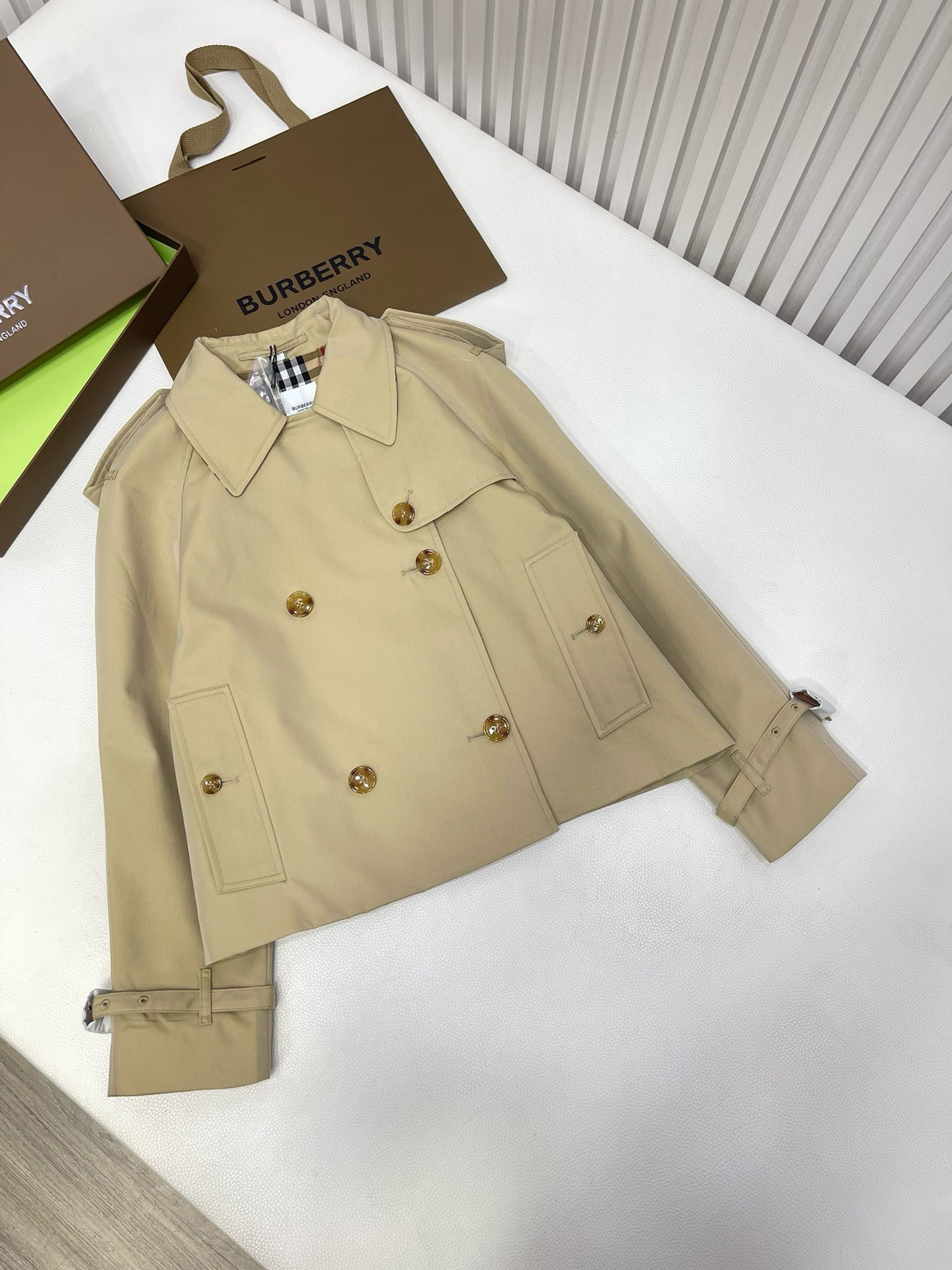 Bagsaaa Bv*b*rry Cropped Gabardine Trench Jacket
