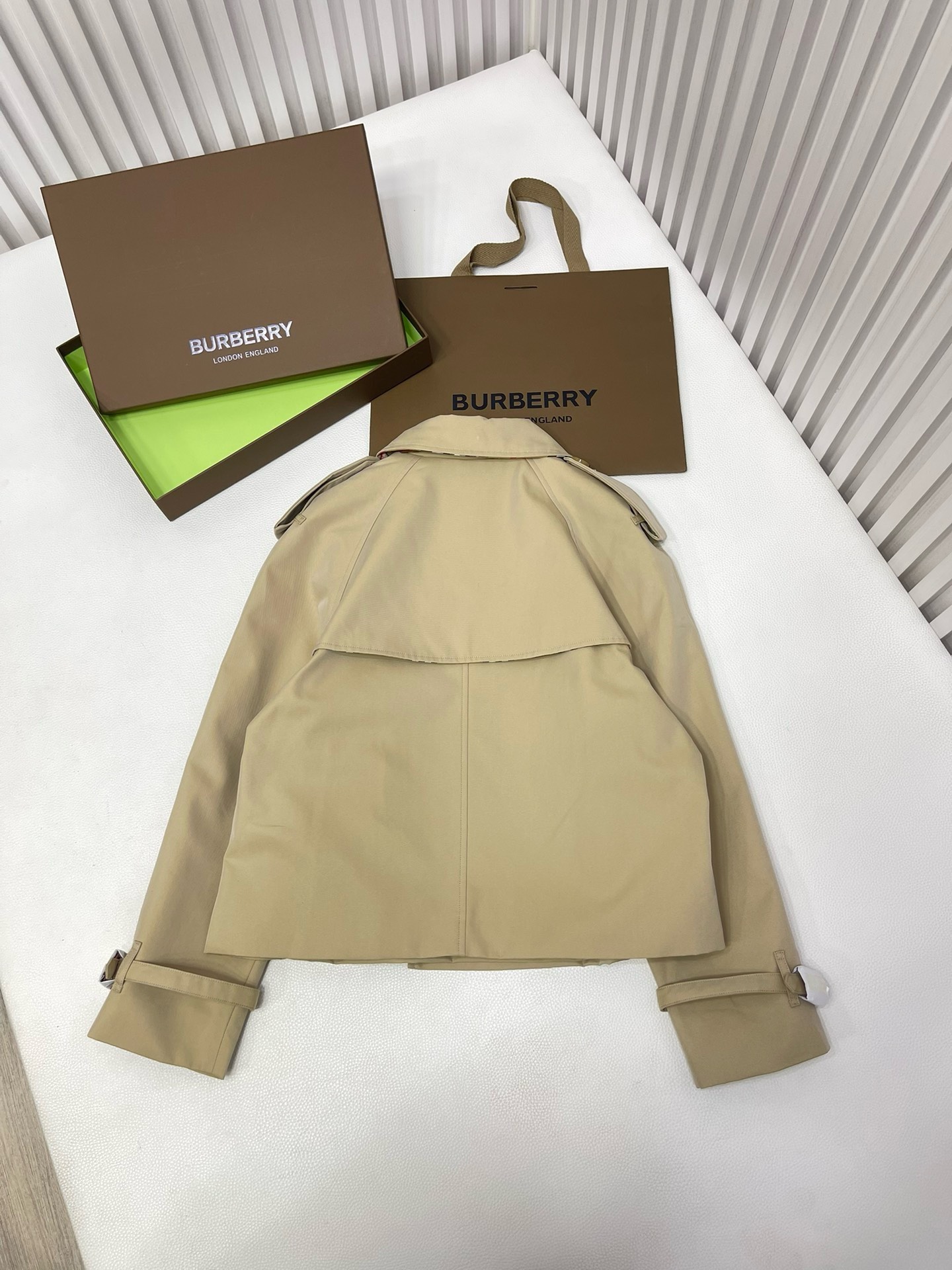 Bagsaaa Bv*b*rry Cropped Gabardine Trench Jacket