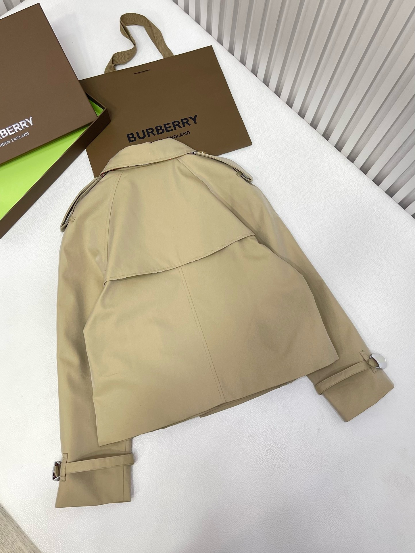 Bagsaaa Bv*b*rry Cropped Gabardine Trench Jacket