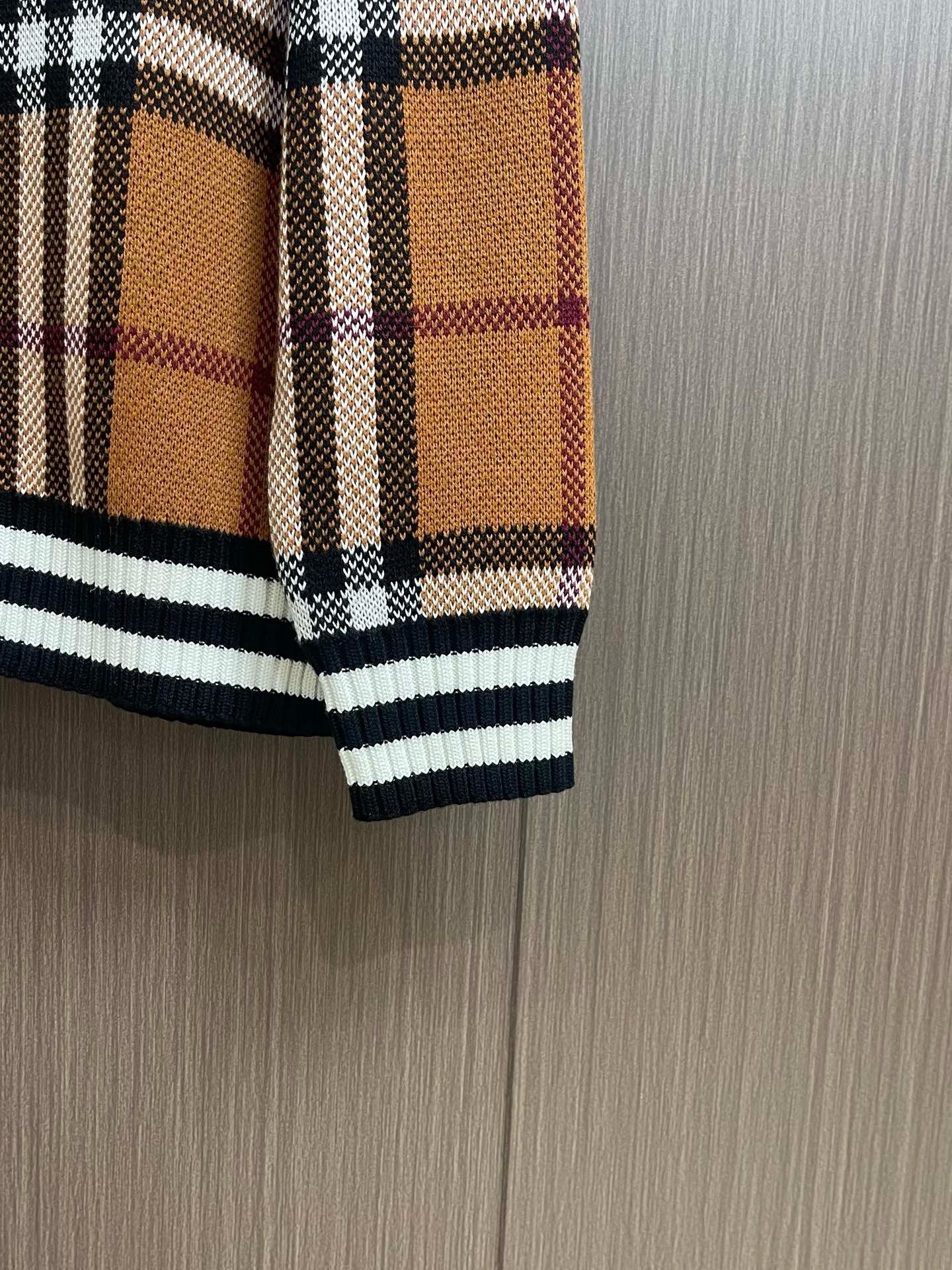 Bagsaaa Bv*b*rry BROWN ‘Kennard’ cashmere sweater