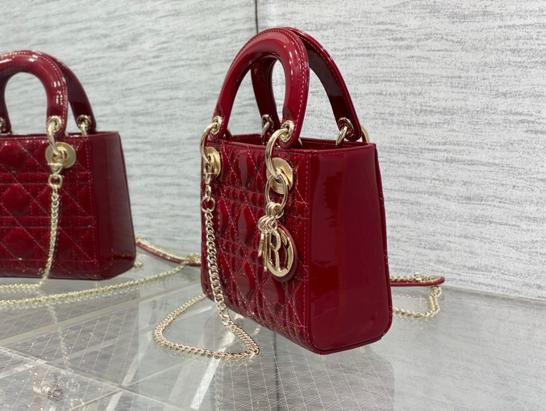 Bagsaaa D10r Mini Lady Bag Red Patent Cannage Calfskin 17cm