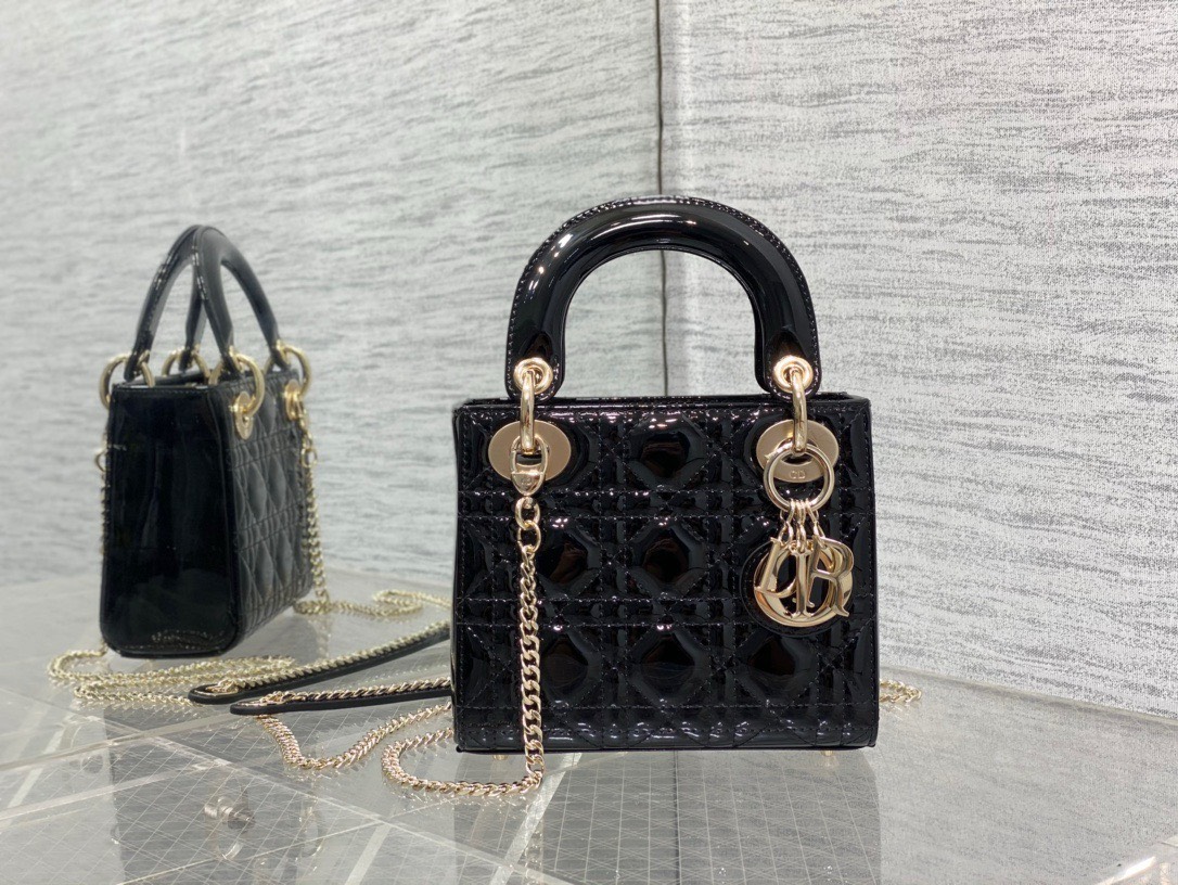 Bagsaaa D10r Mini Lady Bag Black Patent Cannage Calfskin 17cm