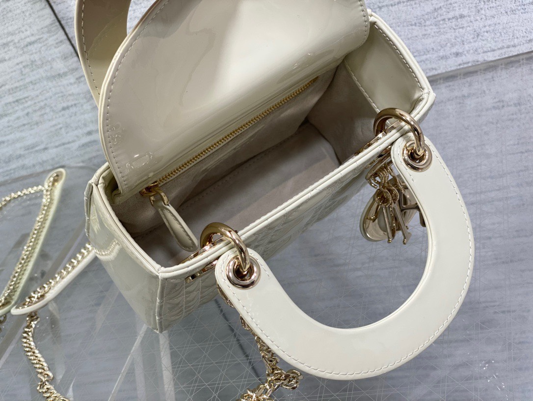 Bagsaaa D10r Mini Lady Bag White Patent Cannage Calfskin 17cm