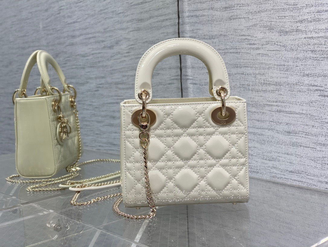 Bagsaaa D10r Mini Lady Bag White Patent Cannage Calfskin 17cm