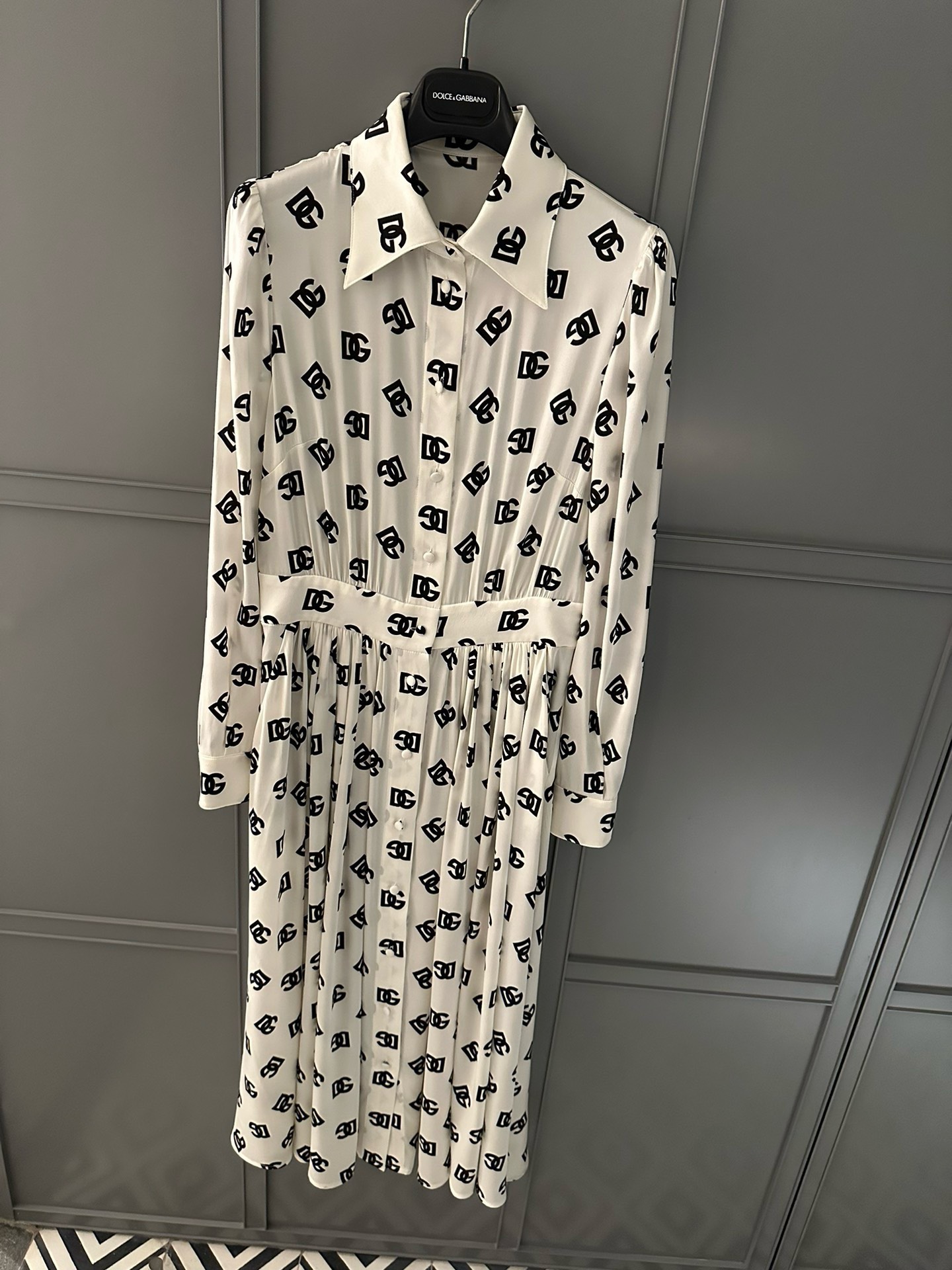 Bagsaaa Dolce & Gabbana Allover DG Printed Midi Dress