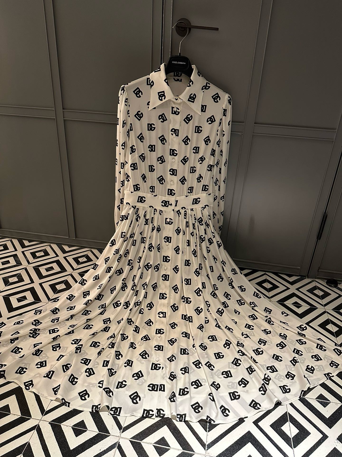Bagsaaa Dolce & Gabbana Allover DG Printed Midi Dress