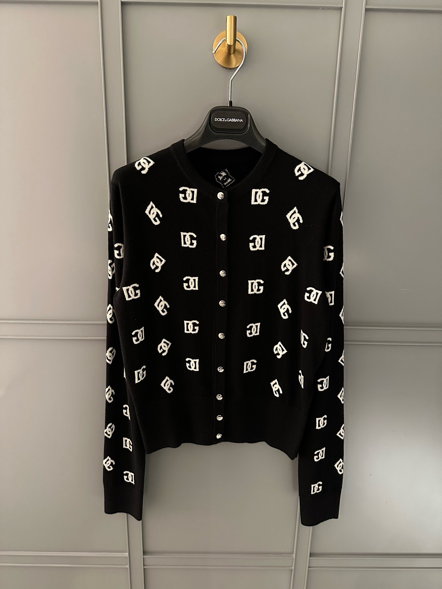 Bagsaaa DOLCE & GABBANA Cardigan With Buttons