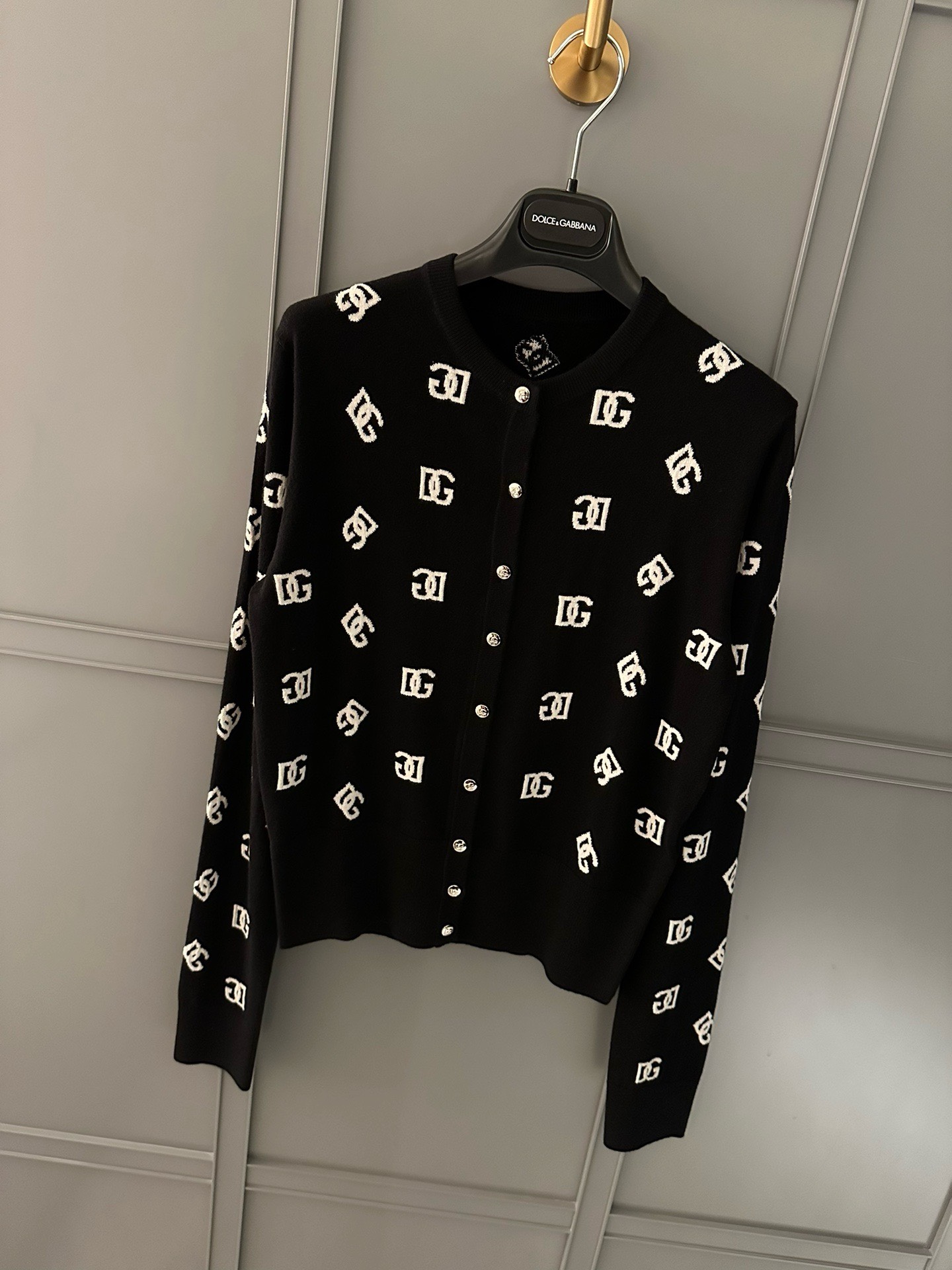 Bagsaaa DOLCE & GABBANA Cardigan With Buttons