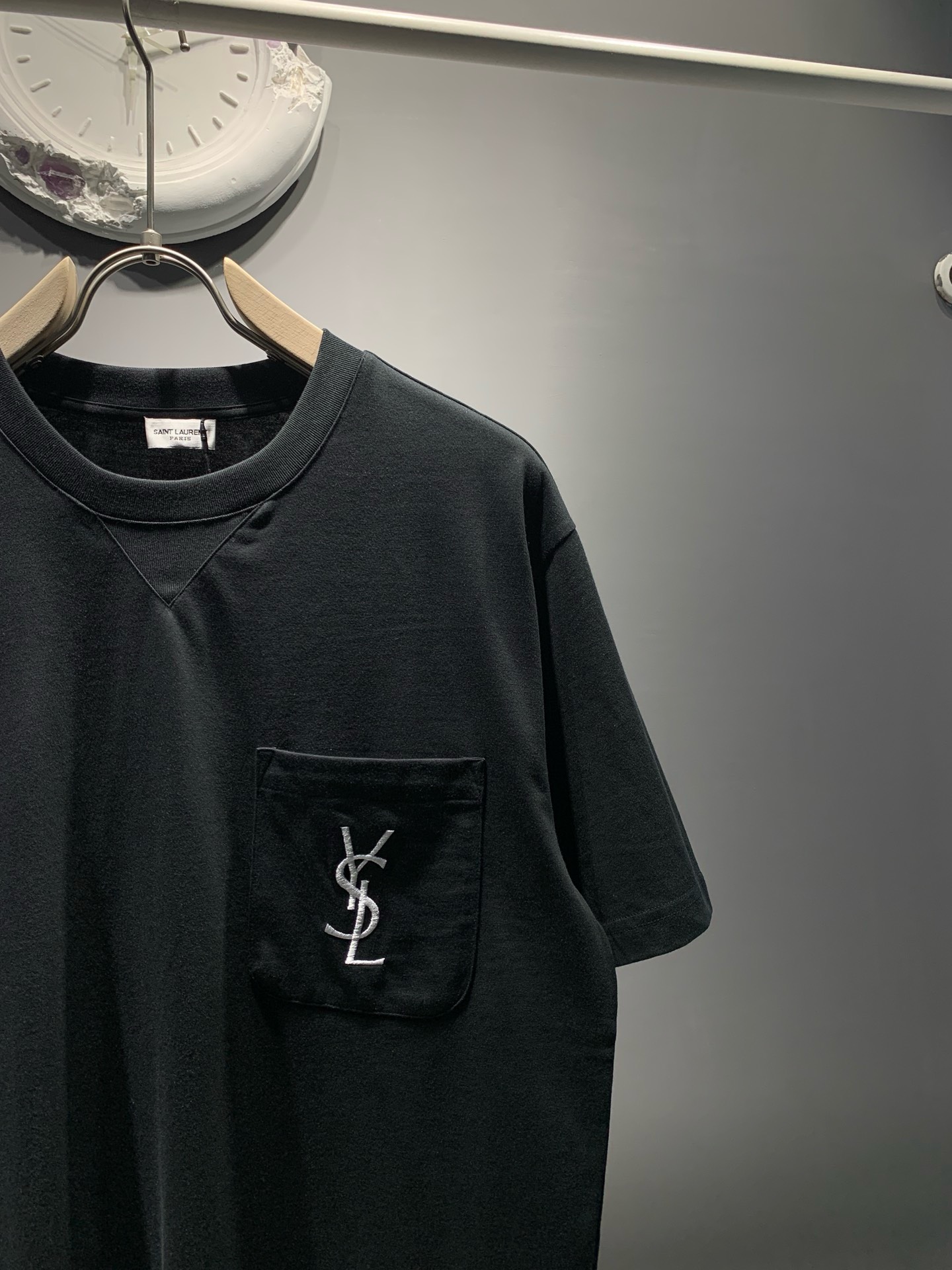 Bagsaaa Y51 Black Front Pocket T-Shirt