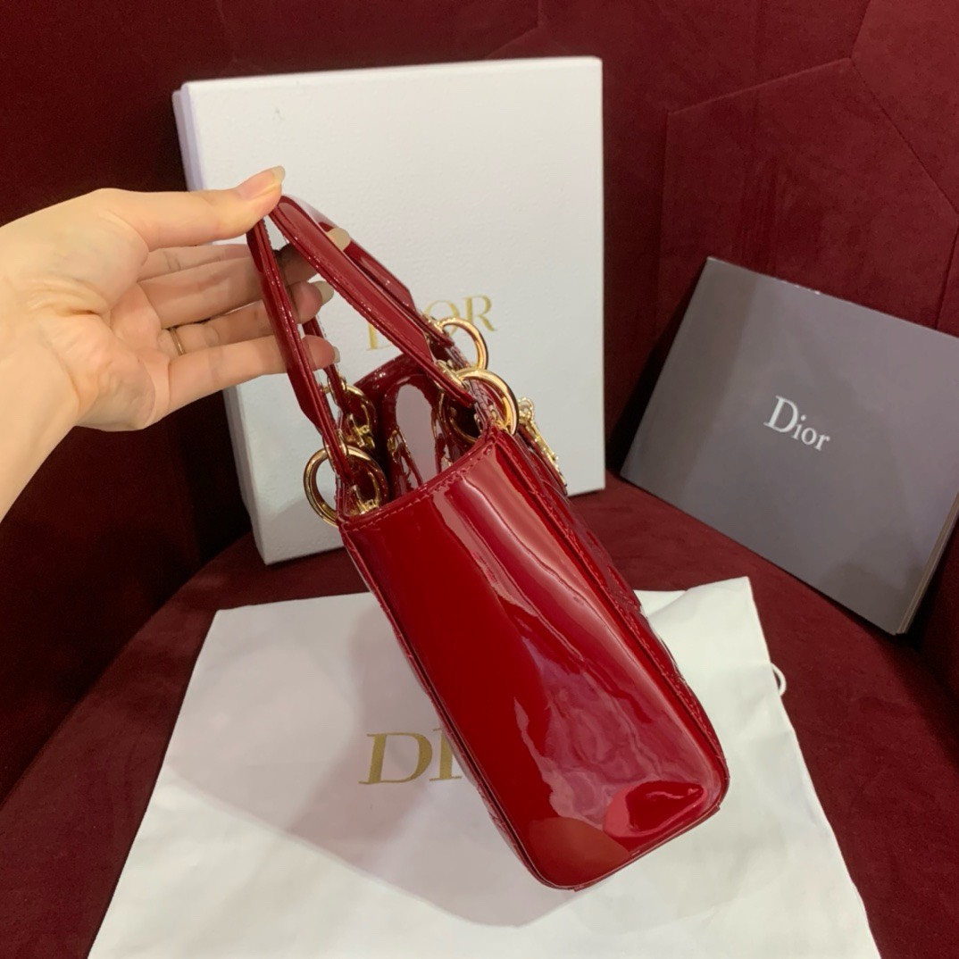 Bagsaaa D10r Small Lady Bag Red Patent Cannage Calfskin 20cm