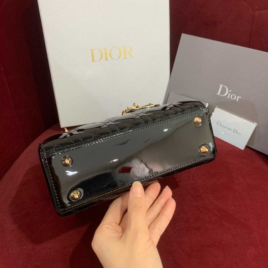Bagsaaa D10r Small Lady Bag Black Patent Cannage Calfskin 20cm