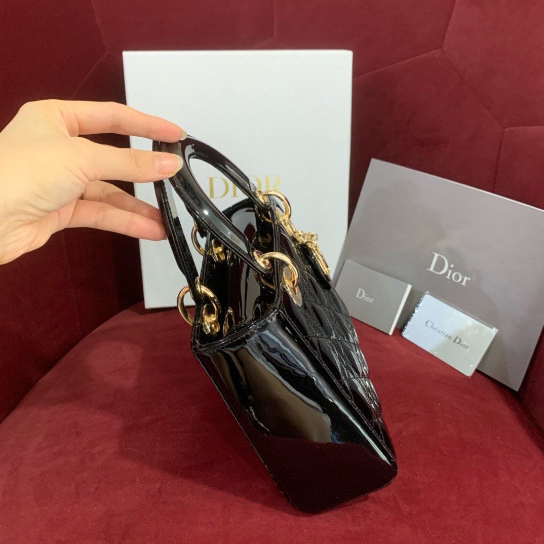 Bagsaaa D10r Small Lady Bag Black Patent Cannage Calfskin 20cm