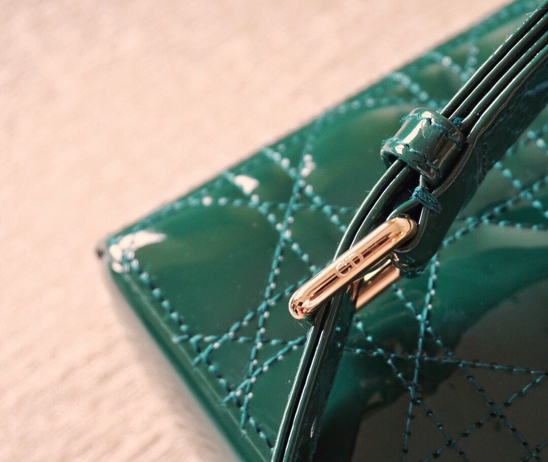Bagsaaa D10r Small Lady Bag Green Patent Cannage Calfskin 20cm