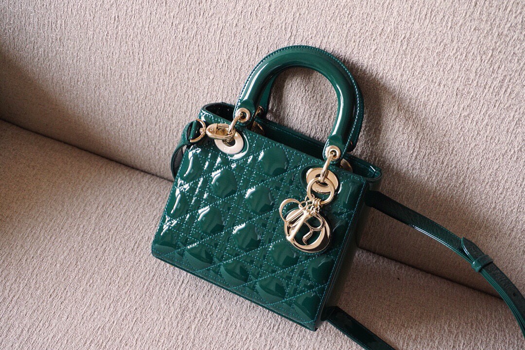 Bagsaaa D10r Small Lady Bag Green Patent Cannage Calfskin 20cm