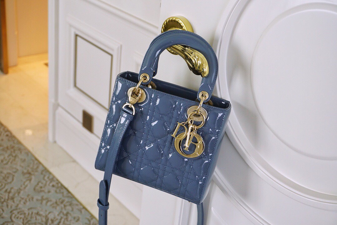 Bagsaaa D10r Small Lady Bag Blue Patent Cannage Calfskin 20cm